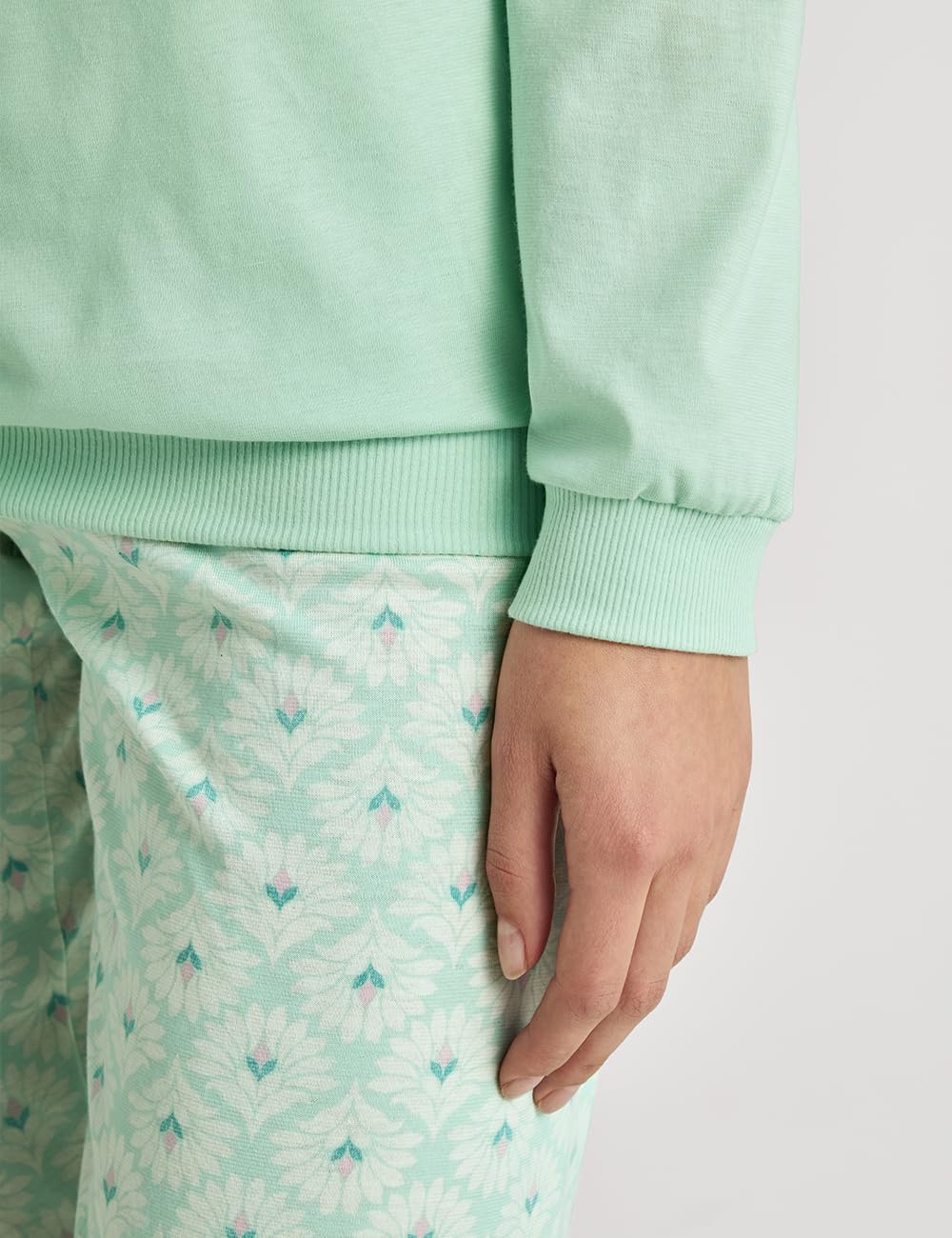 calida-favourites-dreams-flower-nights-pyjama-damen-set image 4