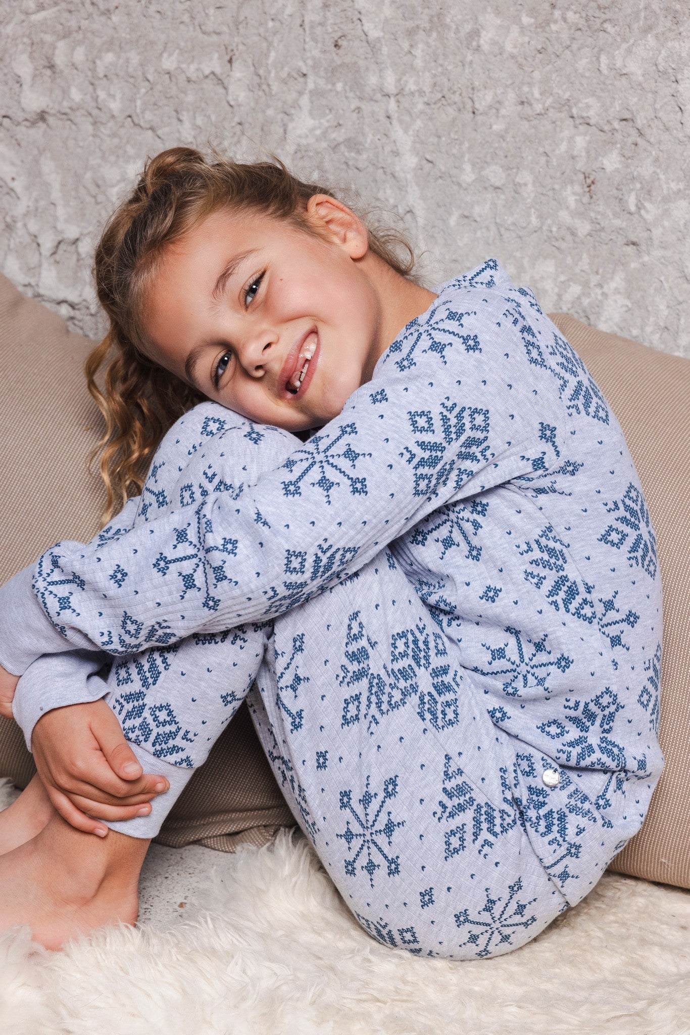 myrebelle-snowy-sparkles-pyjama-kinder-blau image 2