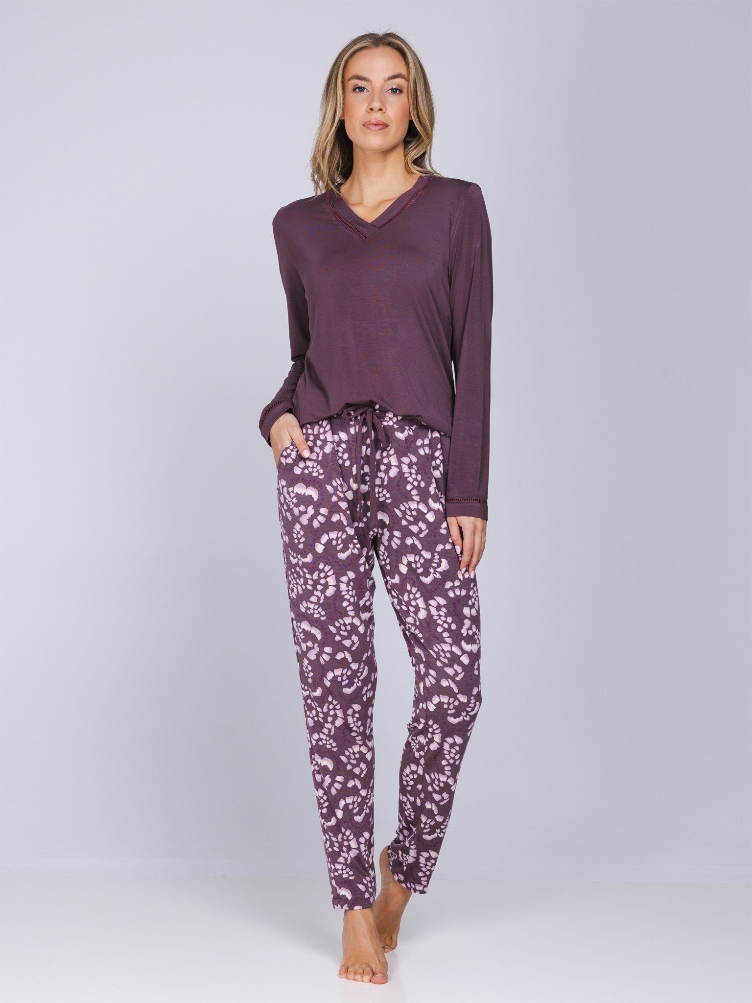 pastunette-premium-mystic-pyjama-lila-modal-v-ausschnitt image 4