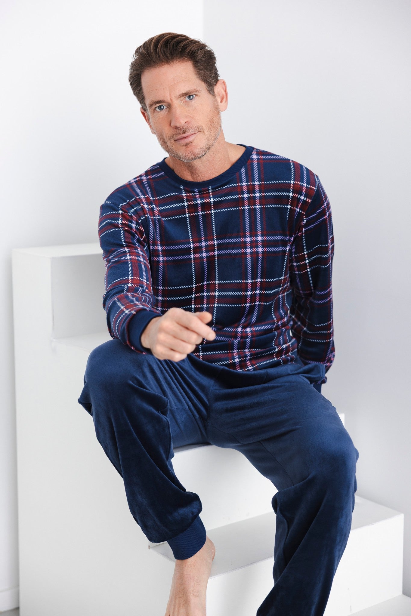 pastunette-northern-checks-herren-pyjama-dunkelblau-velours image 1