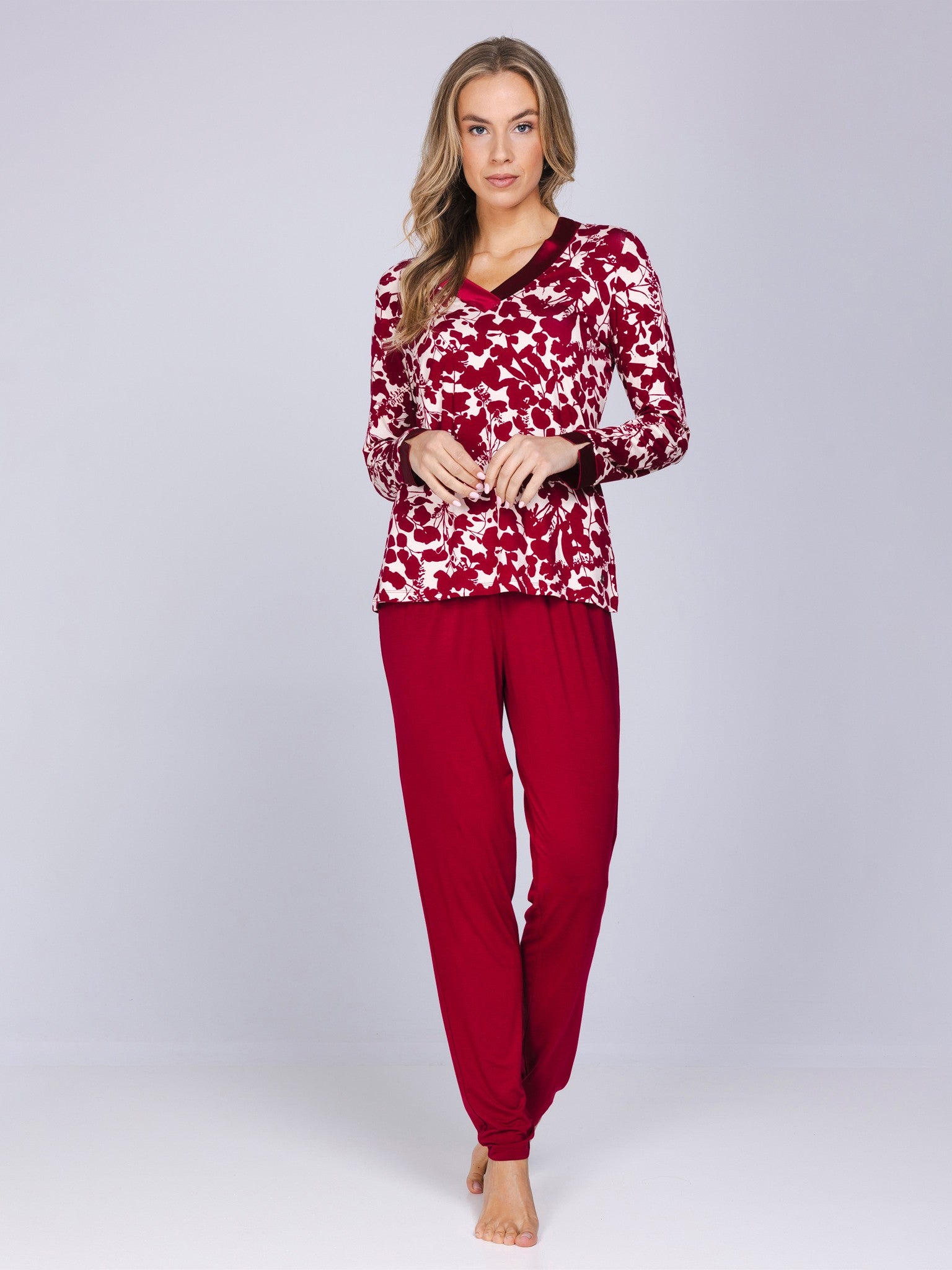 pastunette-premium-scarlet-bloom-pyjama-rot-blumen image 3