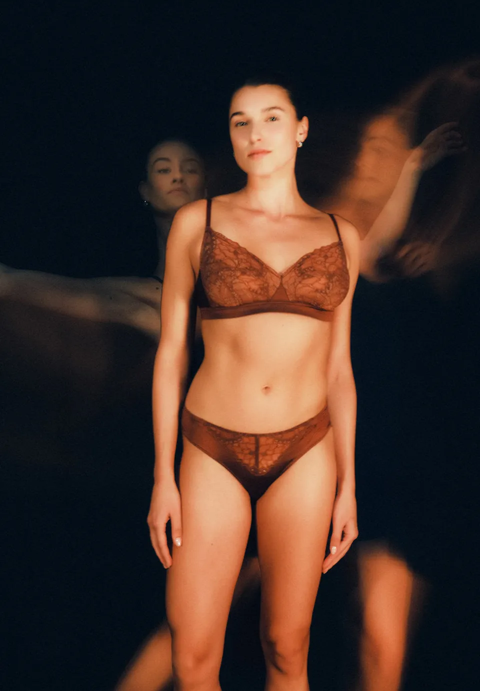 hanro-azelia-soft-cup-bra-triangel-bh-cinnamon image 1