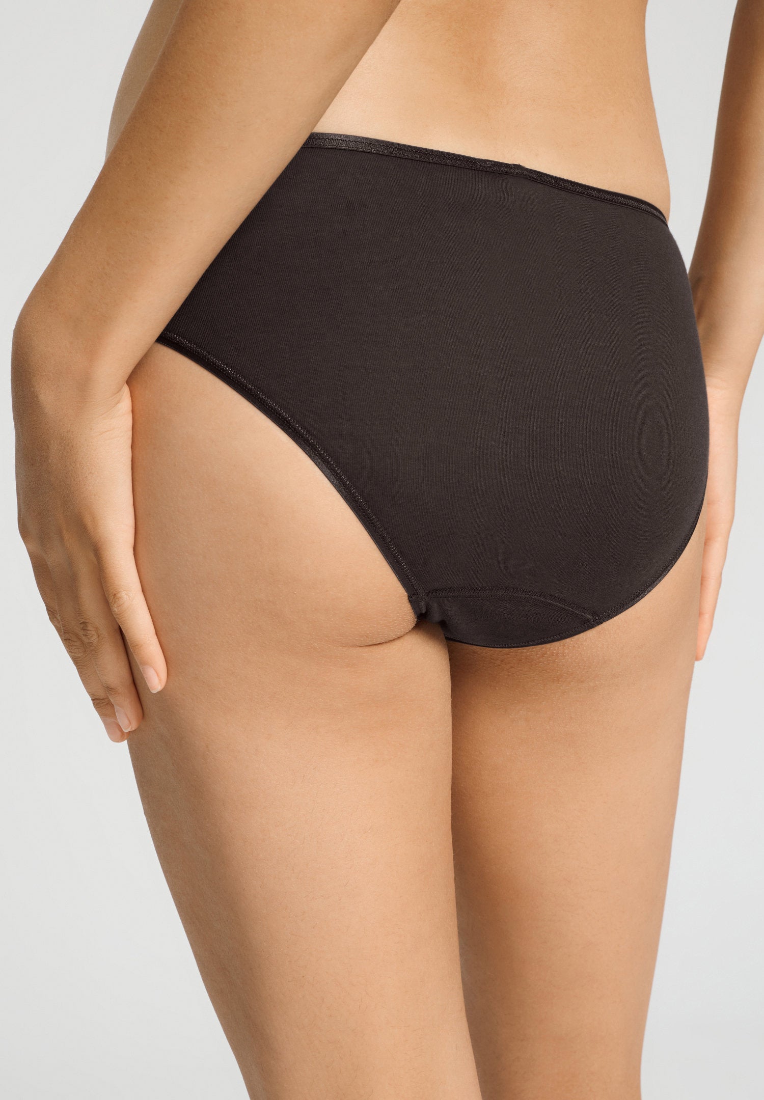 hanro-cotton-seamless-midi-slip-damen-dark-mocha image 4