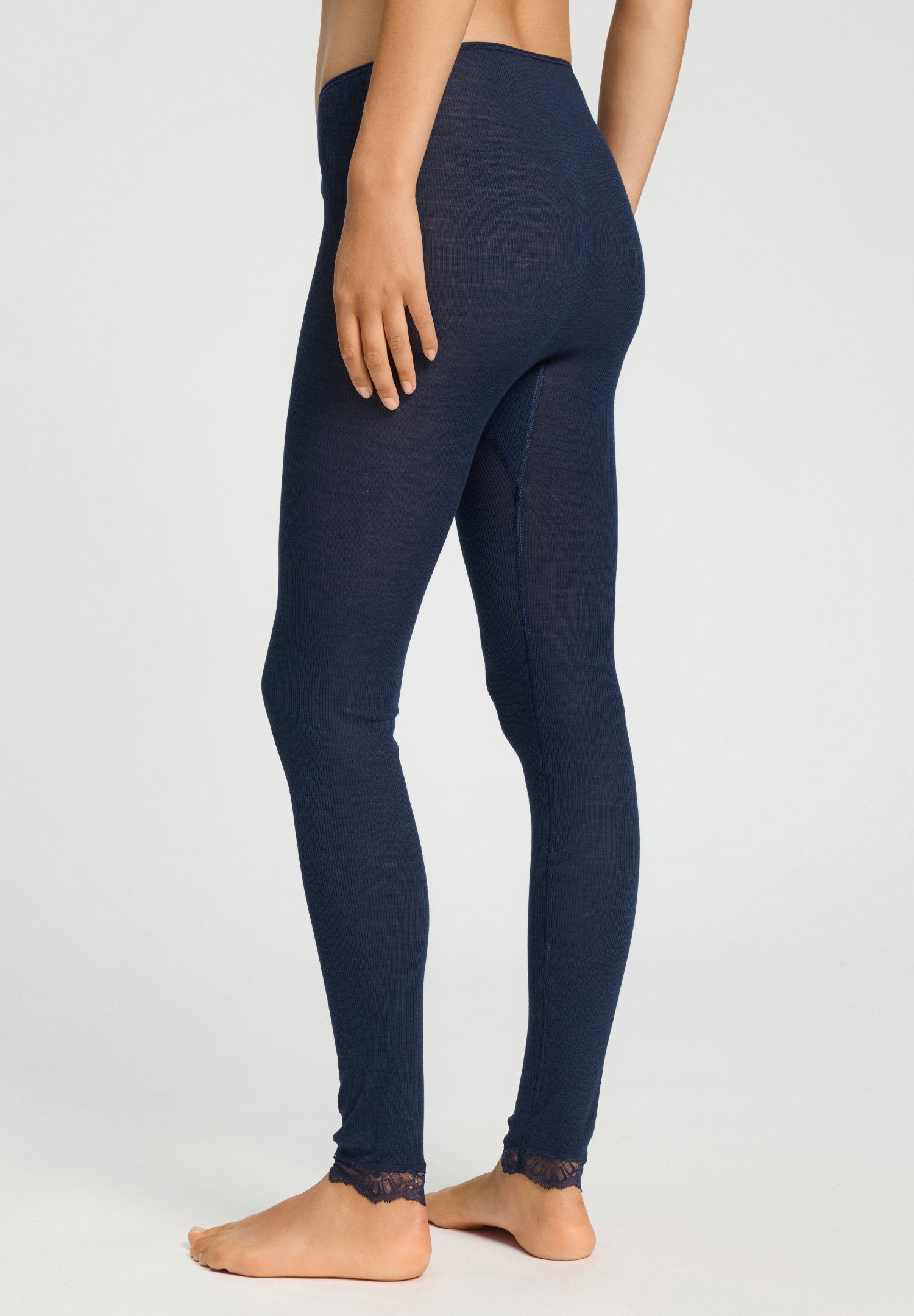 hanro-woolen-lace-leggings-thermoleggings-deep-navy-wolle-seide image 4