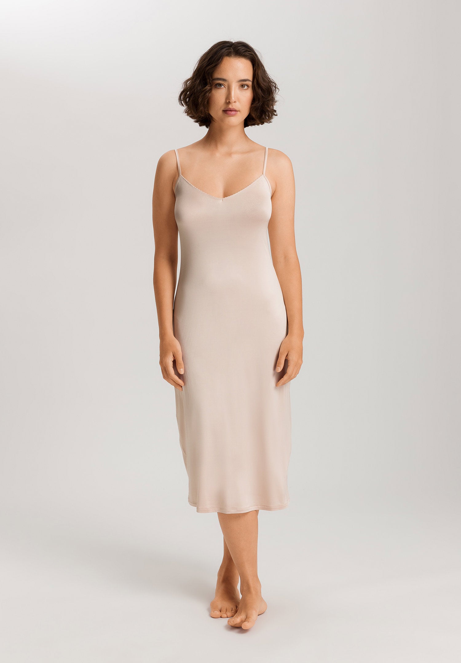 hanro-satin-deluxe-bodydress-110cm-unterkleid-natural image 2