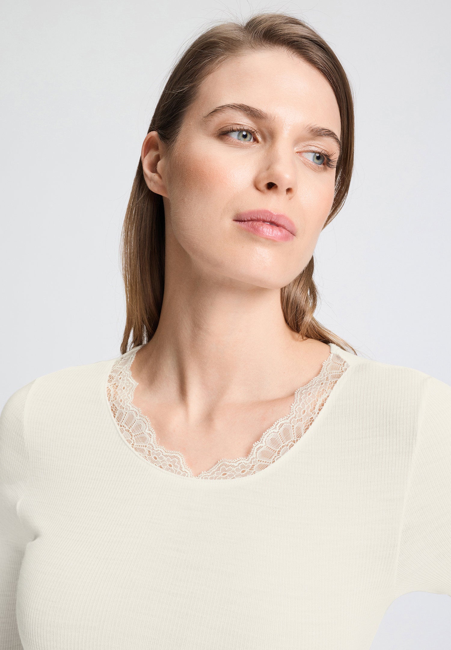 hanro-woolen-lace-shirt-kurzarm-misty-white-wolle-seide image 6