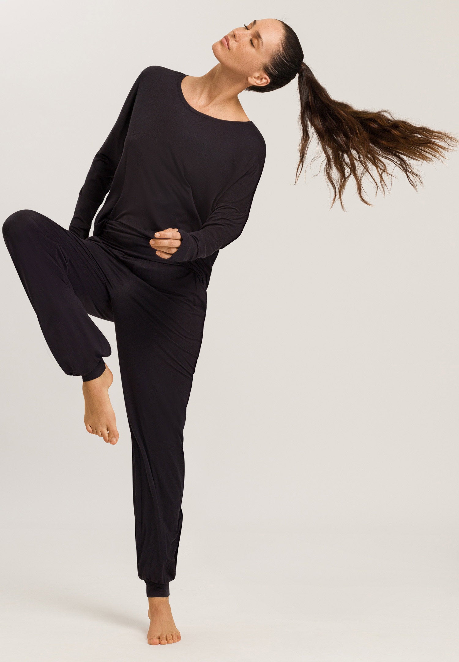 hanro-yoga-l-slv-shirt-langarmshirt-black-beauty-tencel image 8