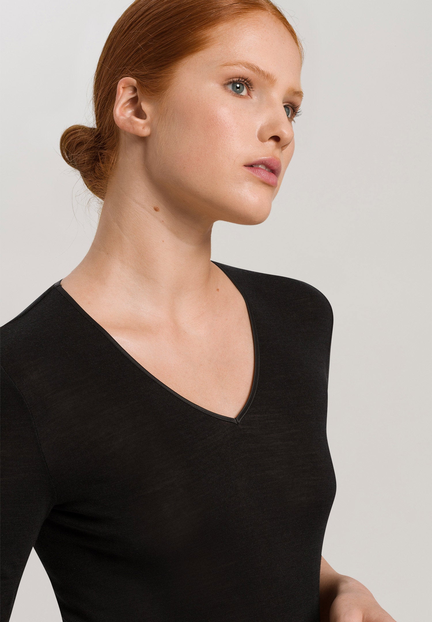 hanro-woolen-silk-kurzarm-shirt-schwarz-wolle-seide image 6