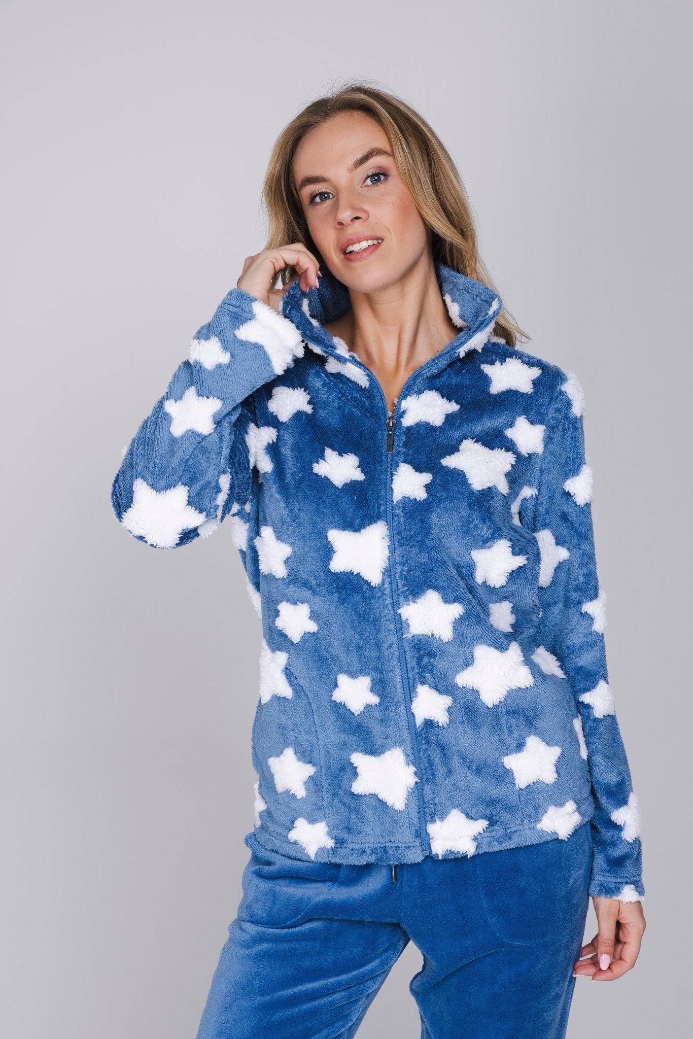 myrebelle-starry-nights-hausanzug-fleece-blau-sterne image 6