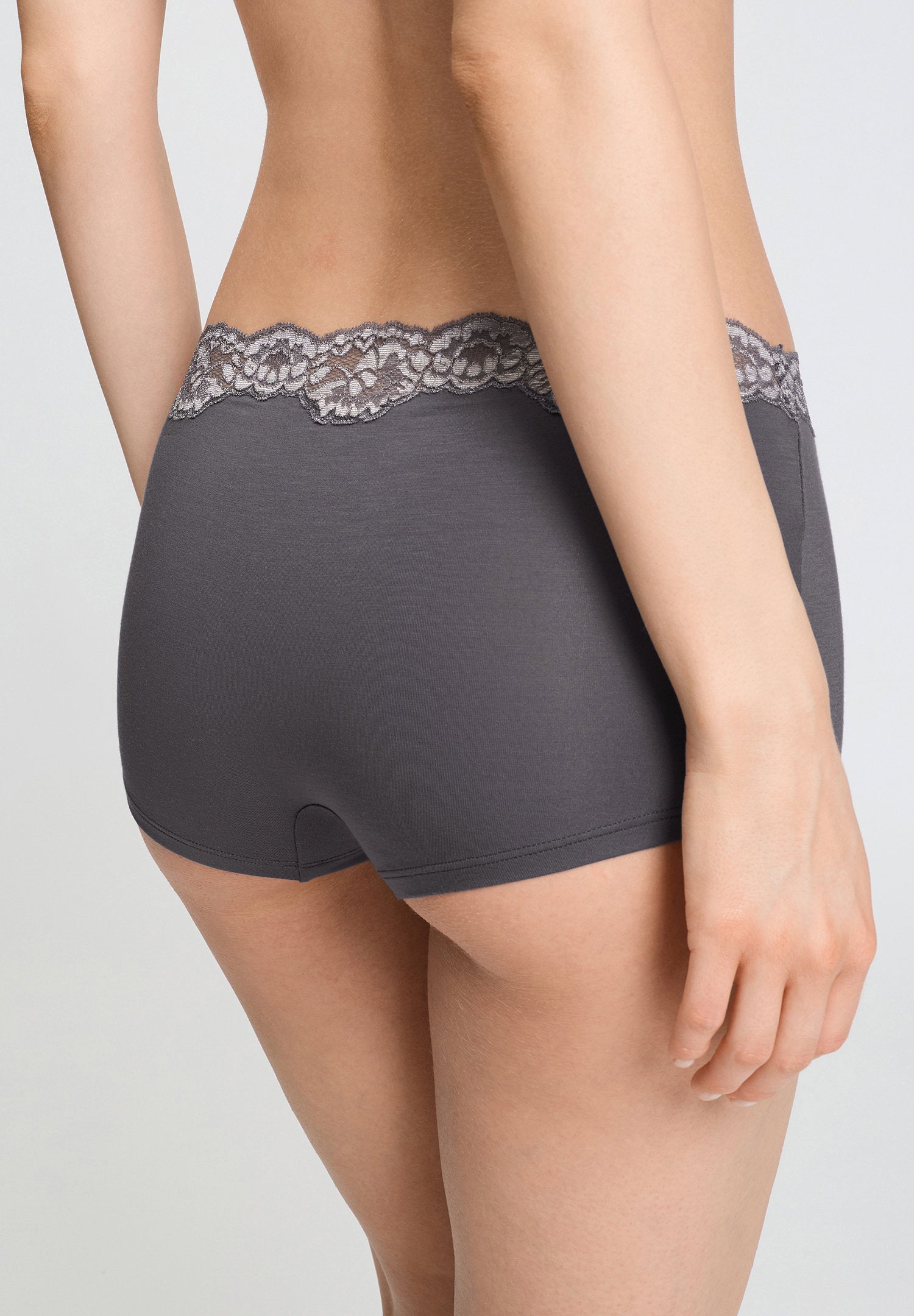 hanro-dana-panty-slip-boulevard-mit-spitze image 4