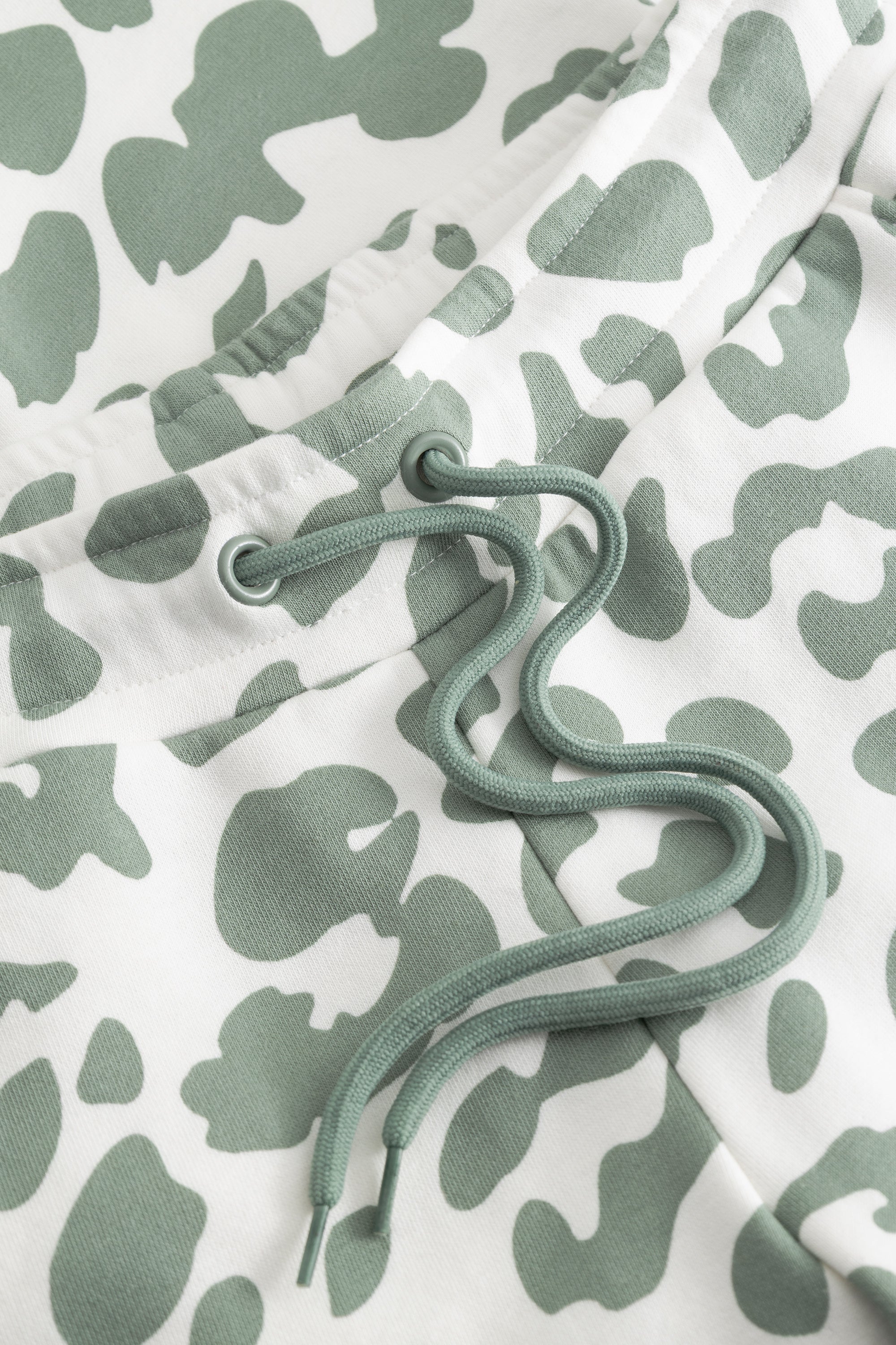 r-sch-be-happy-hose-lang-gr-n-leo-print-sweat image 5