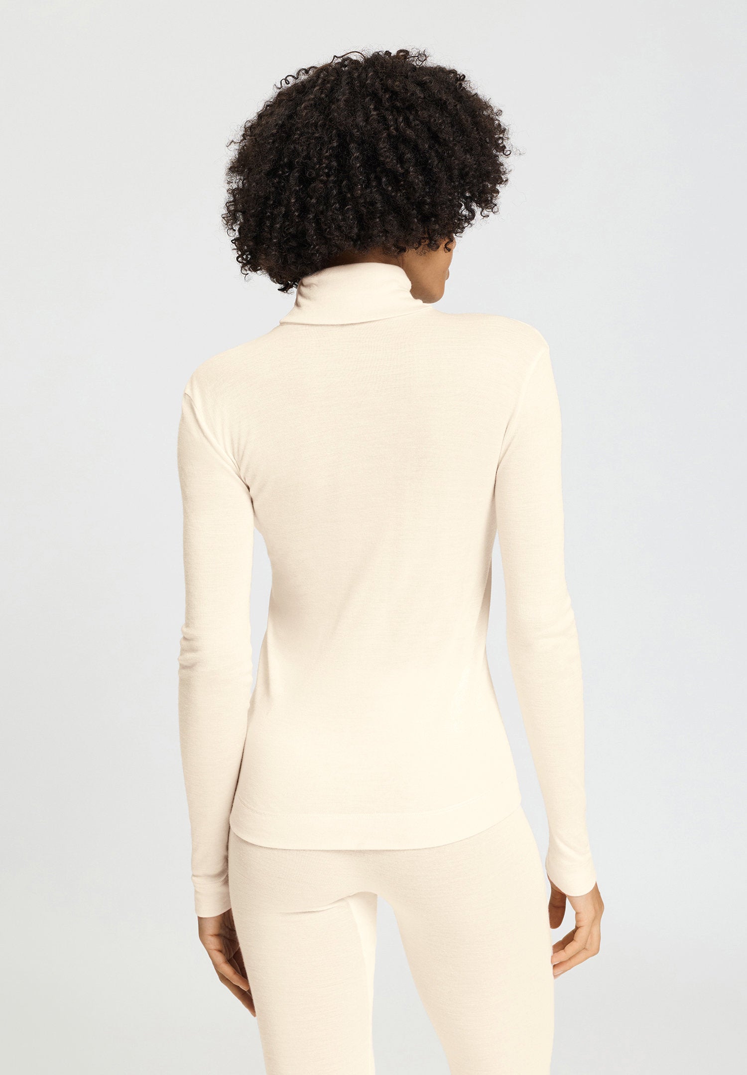 hanro-silk-cashmere-rollkragenshirt-damen-vanilla-seide image 4