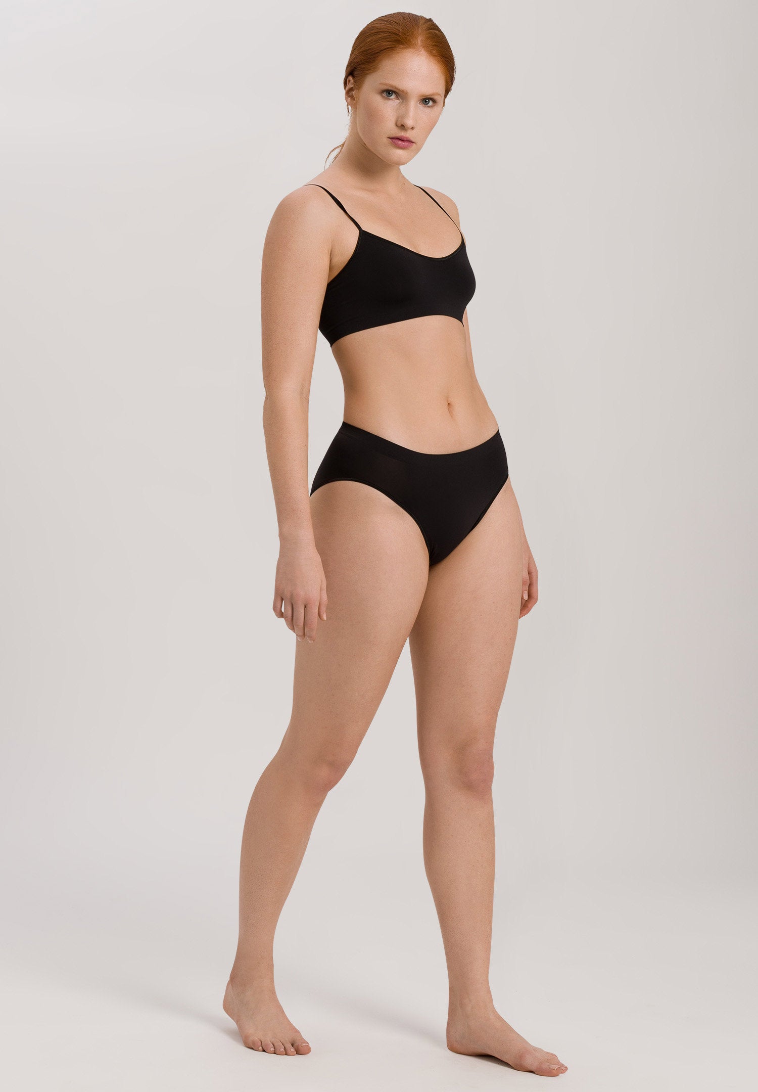 hanro-touch-feeling-crop-top-schwarz-microfaser-bustier image 5