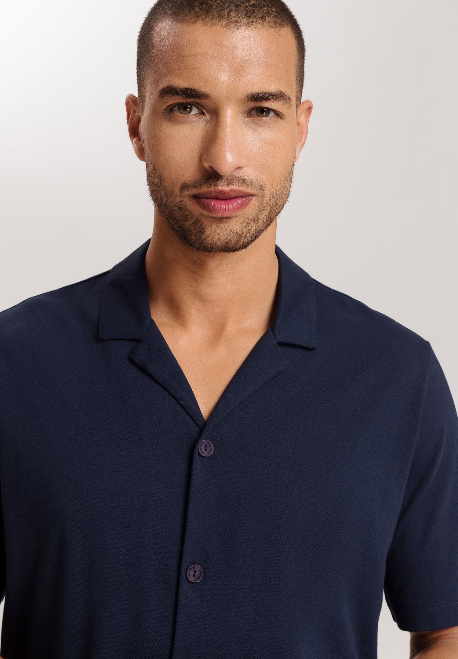 hanro-night-day-henley-shirt-deep-navy-baumwolle image 6