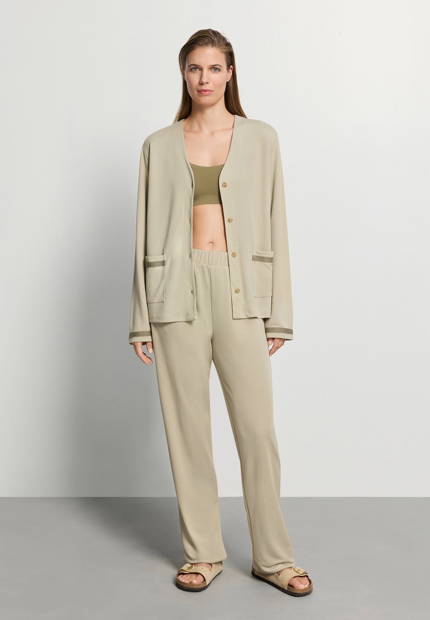 hanro-pure-comfort-long-pants-damenhose-olive-stem-tencel image 5