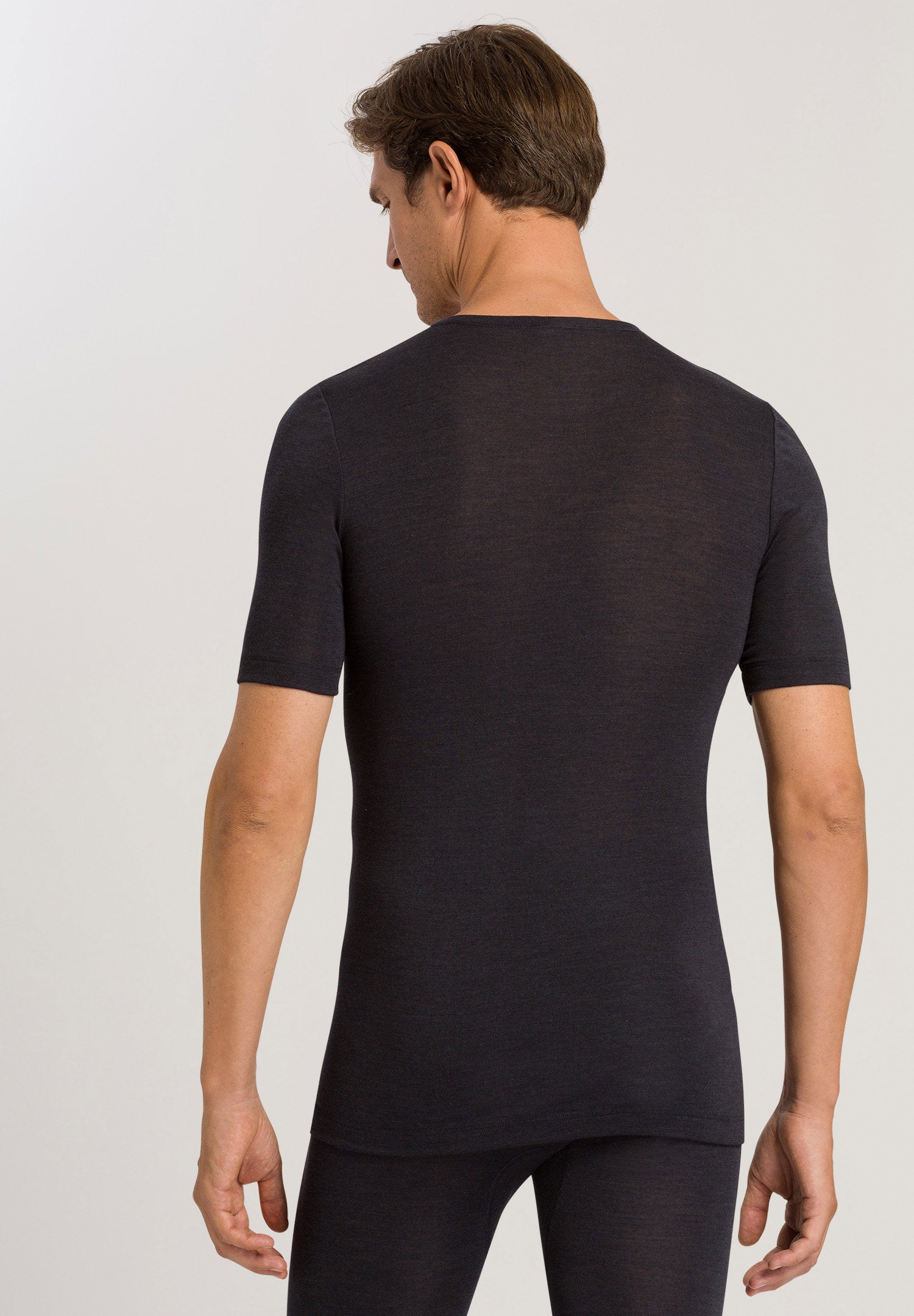 hanro-woolen-silk-shirt-073401-anthracite-wolle-seide image 4