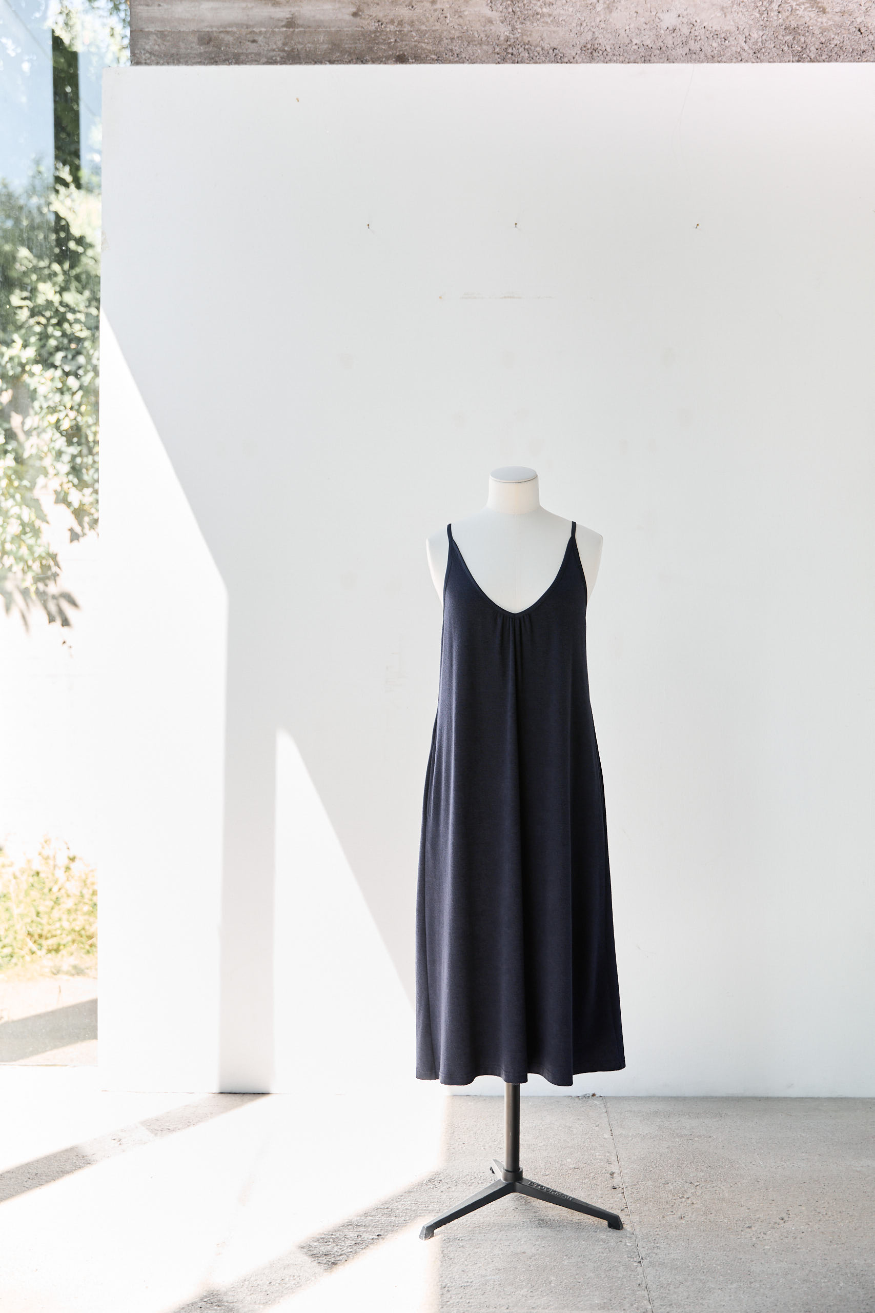 sunday-in-bed-kelli-kleid-tr-ger-baumwolle-modal-ausschnitt image 1