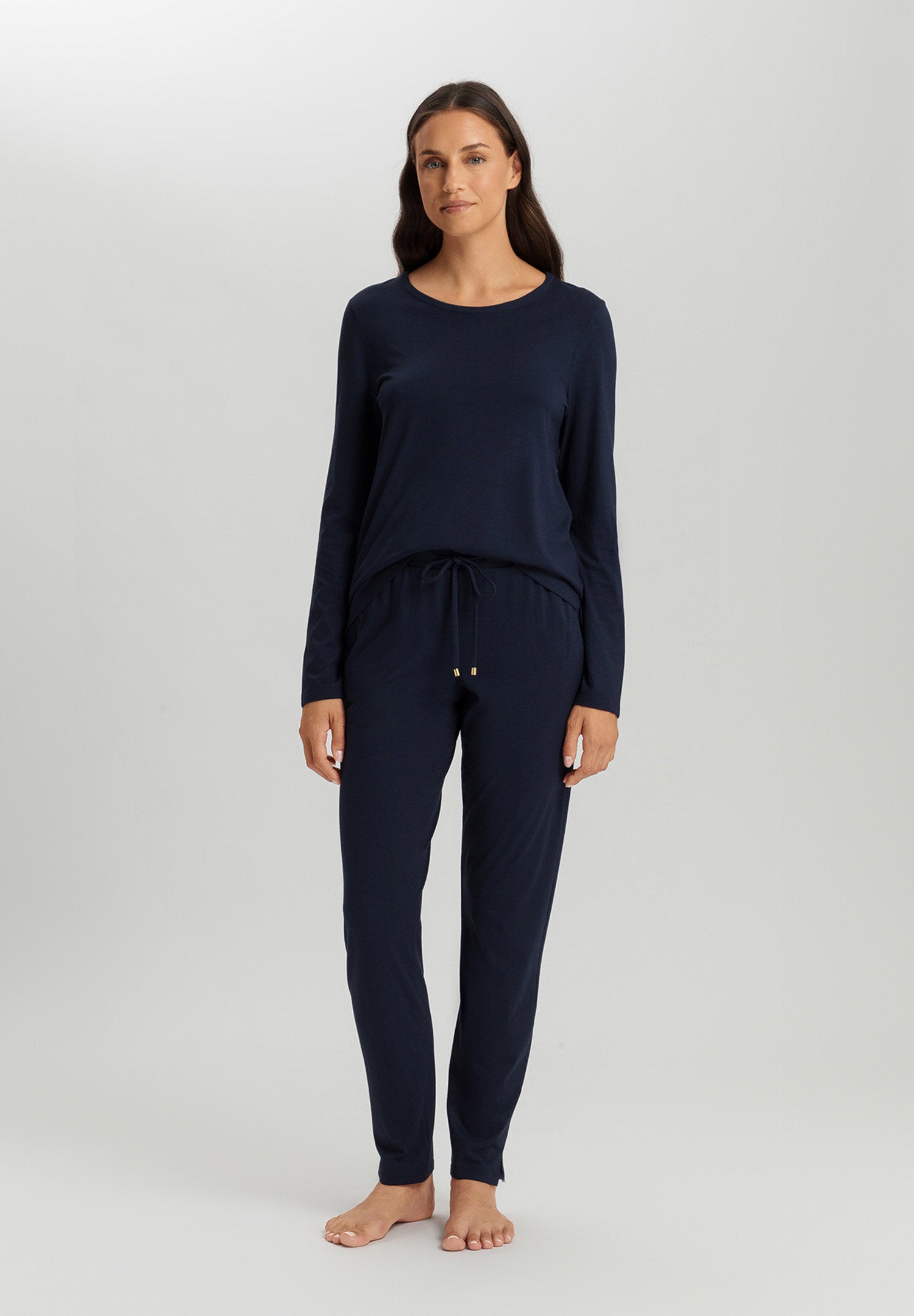 hanro-sleep-lounge-hose-lang-deep-navy-tencel-modal image 5
