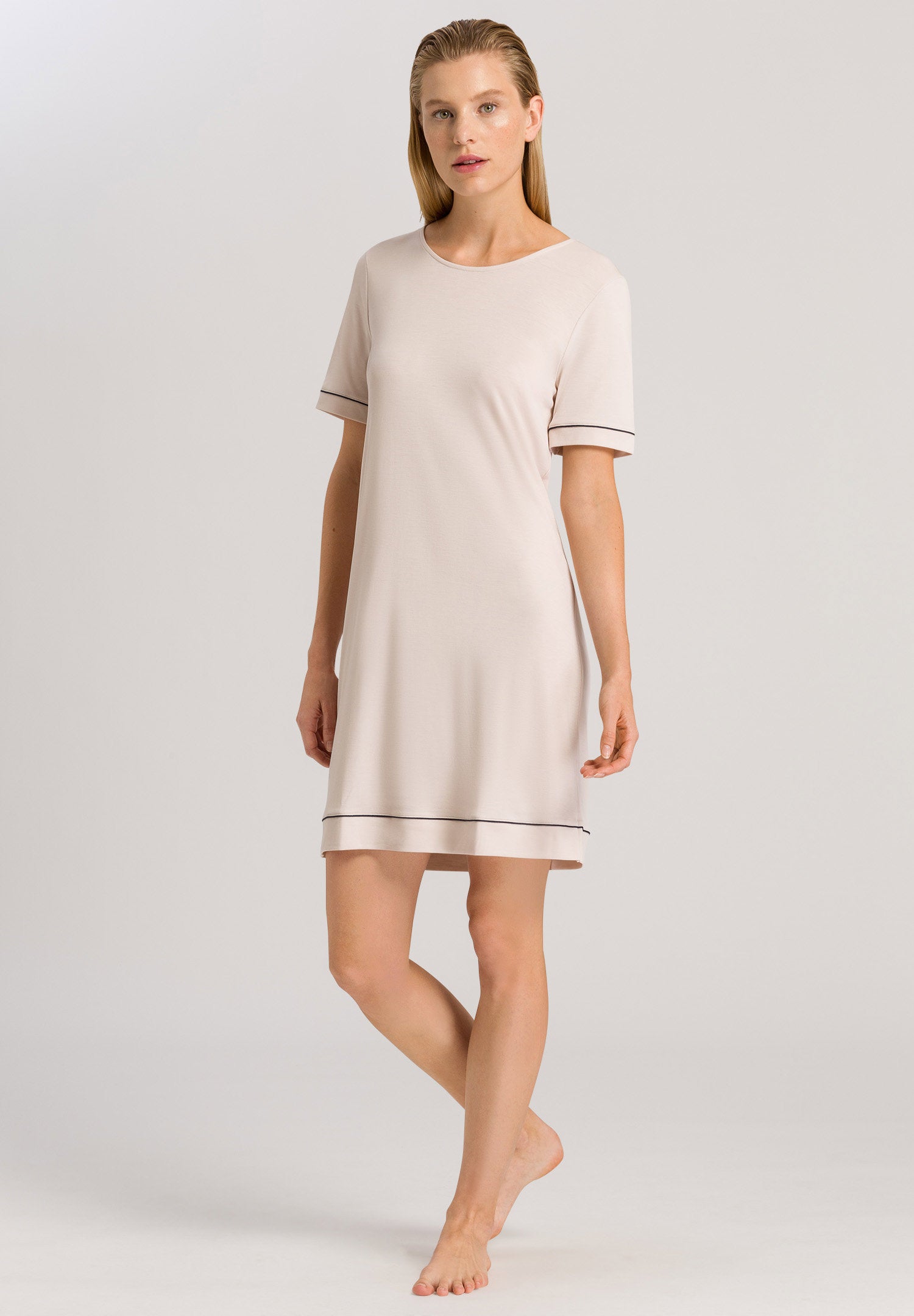 hanro-natural-comfort-nachthemd-almond-kurzarm-tencel image 5