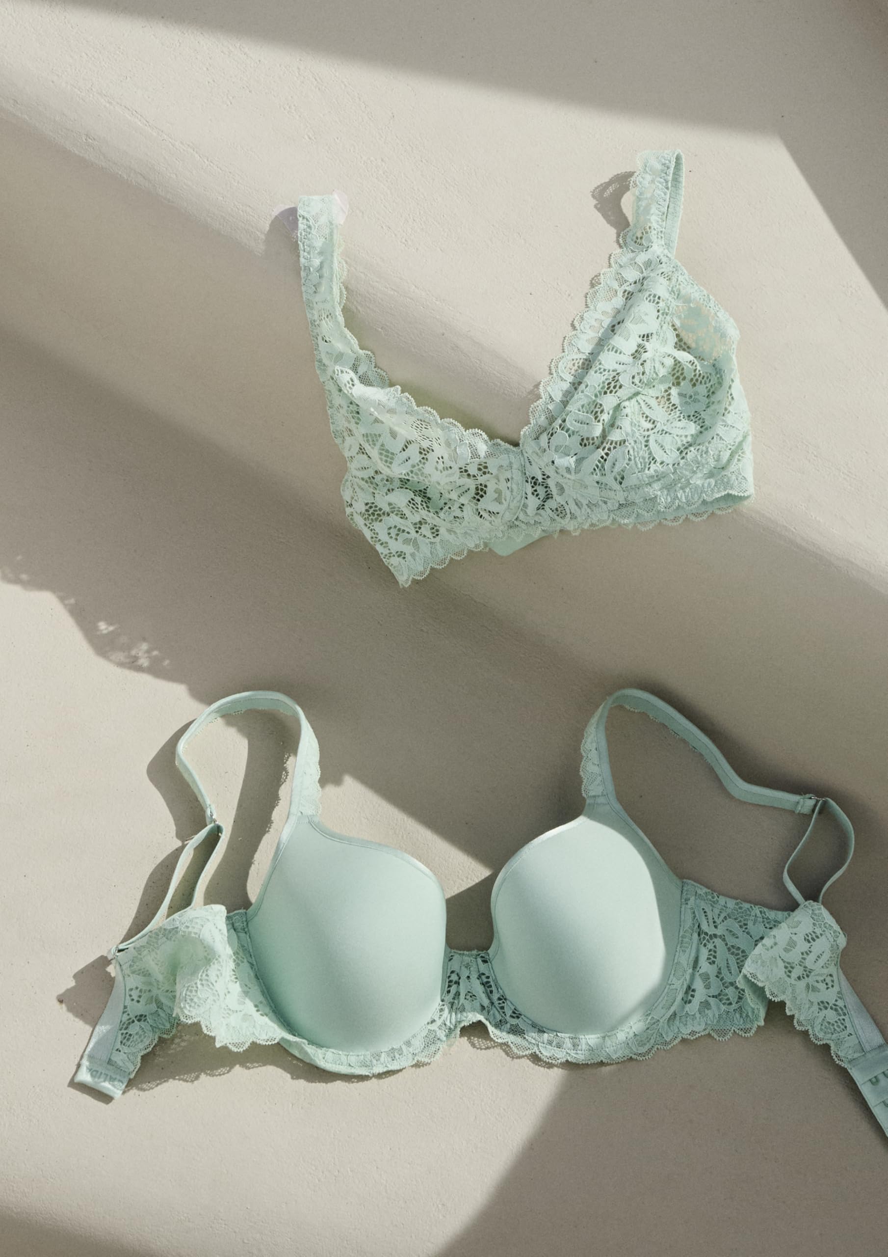 calida-natural-comfort-lace-spitzen-bh-soft-green-ohne-b-gel image 2