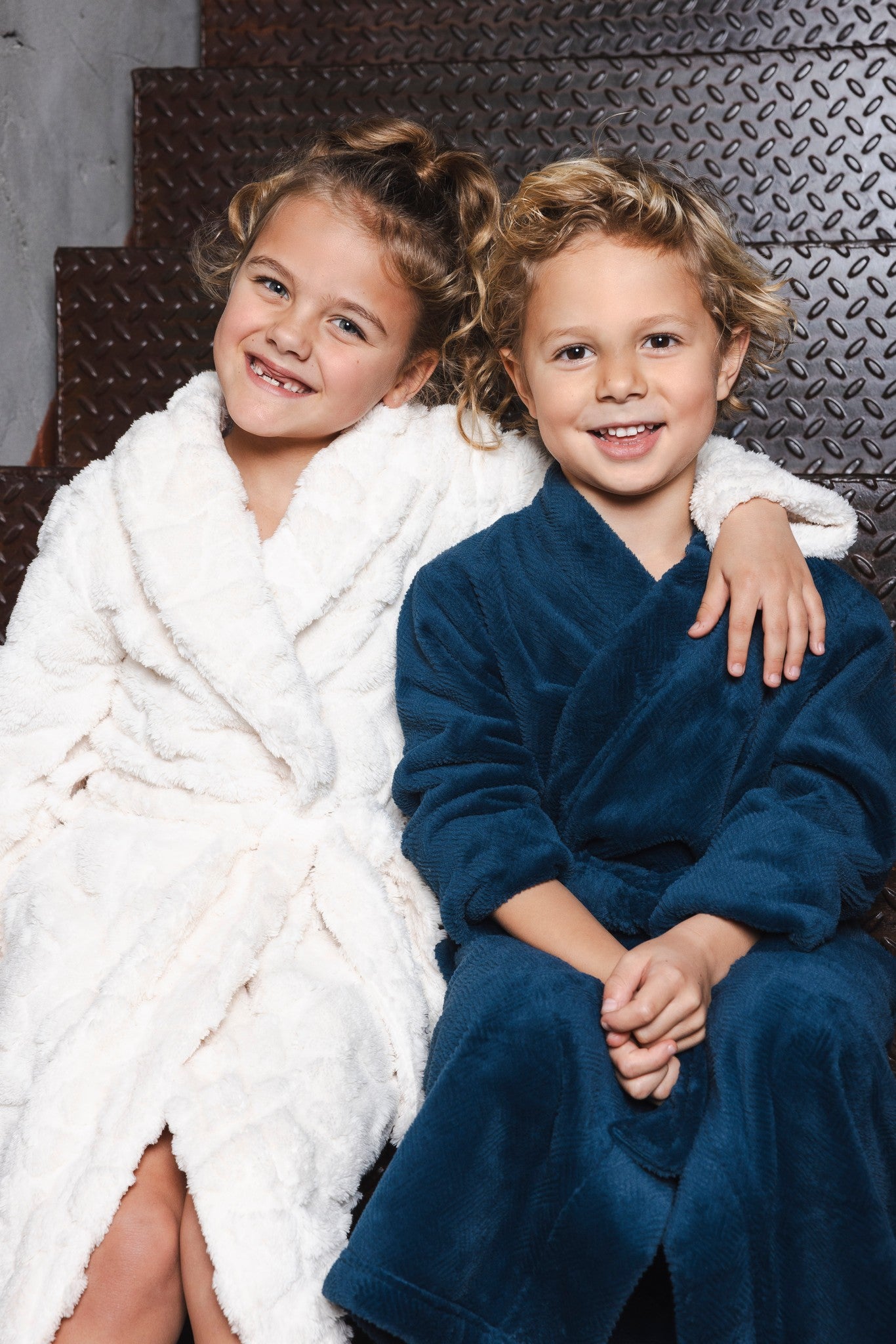 myrebelle-endless-love-kinderbademantel-wei-herz-fleece image 4