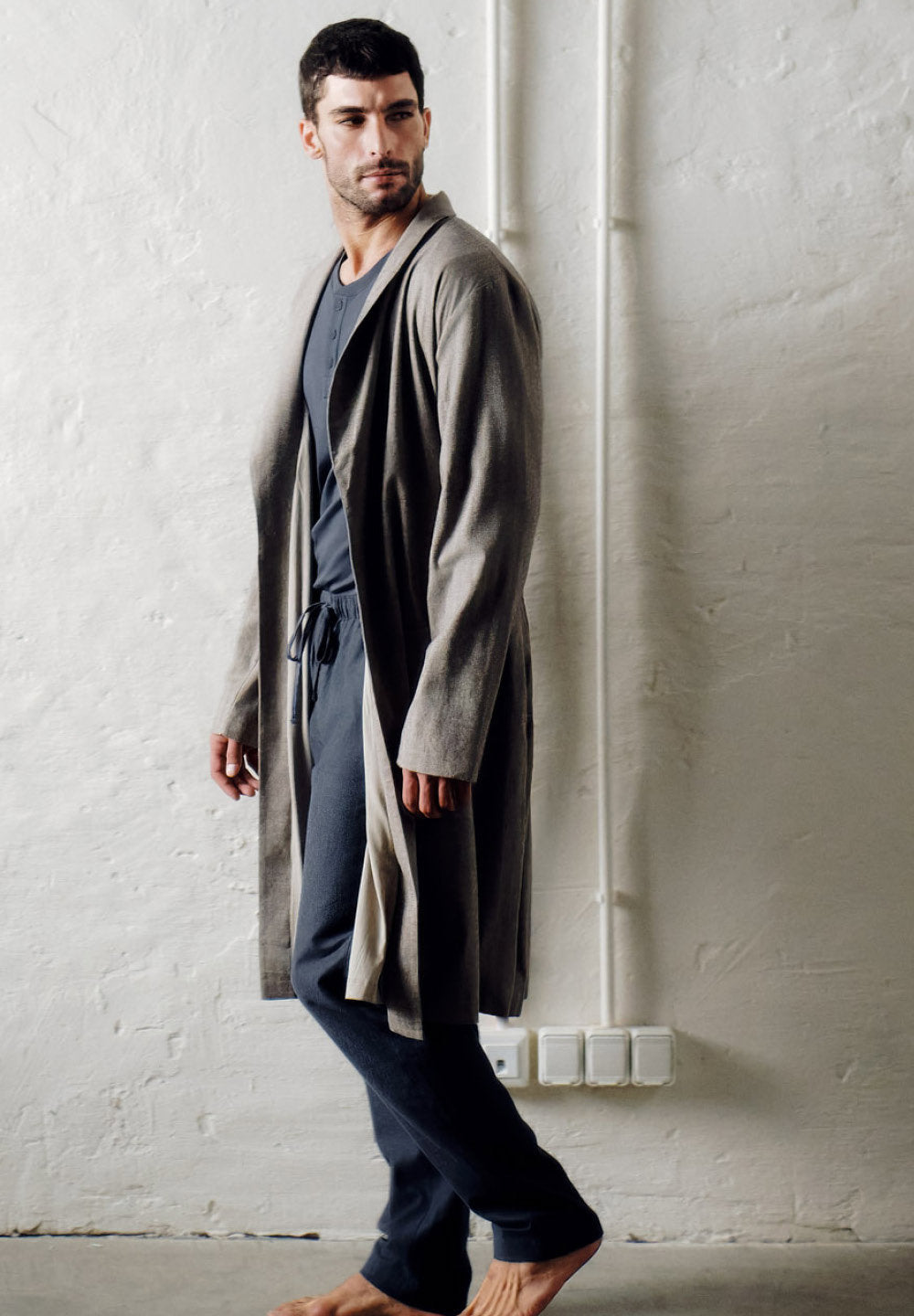 hanro-woolen-luxury-robe-earthy-woven-herren-bademantel-wolle image 7
