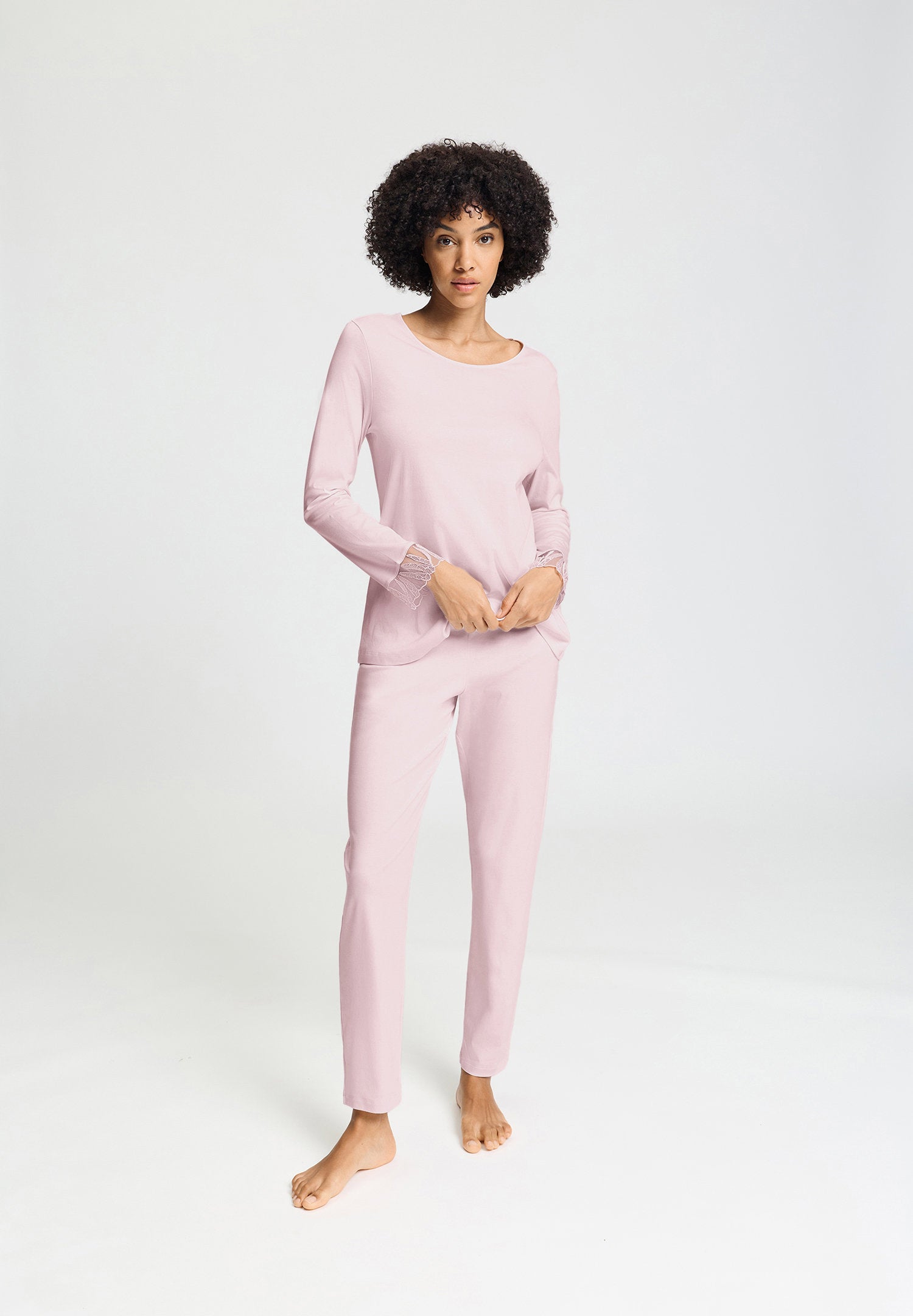 hanro-rosaria-pyjama-langarm-rose-bath-baumwolle-stickerei image 5