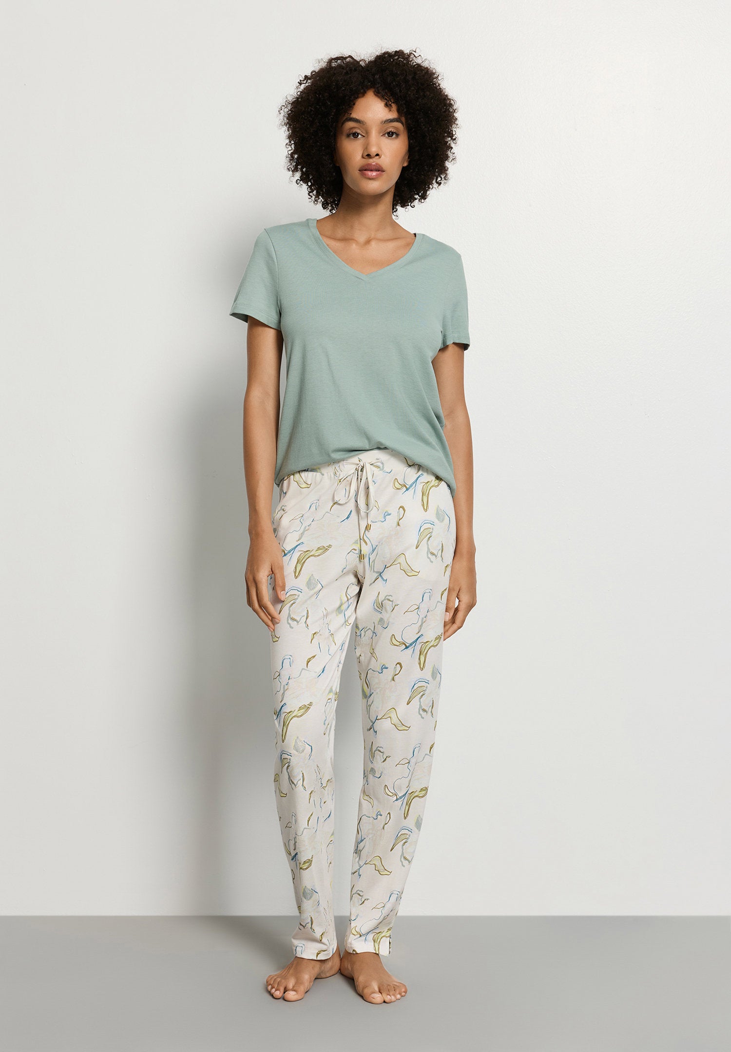hanro-sleep-lounge-pyjamahose-074845-flowing-paint-modal-damen image 5