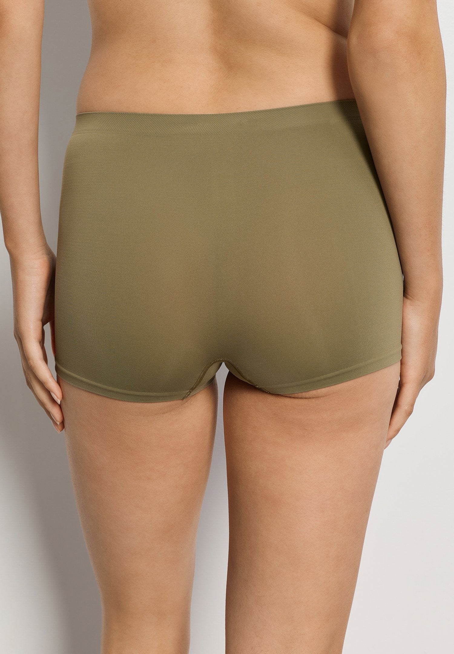 hanro-touch-feeling-panty-slip-covert-green-microfaser image 4