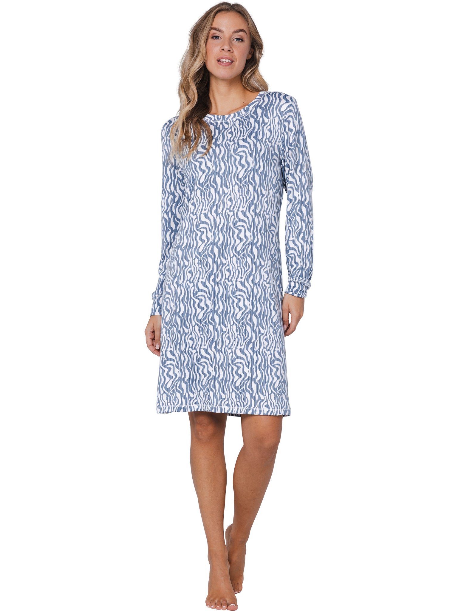 pastunette-blue-mirage-nachthemd-blau-langarm-fleece-print image 2