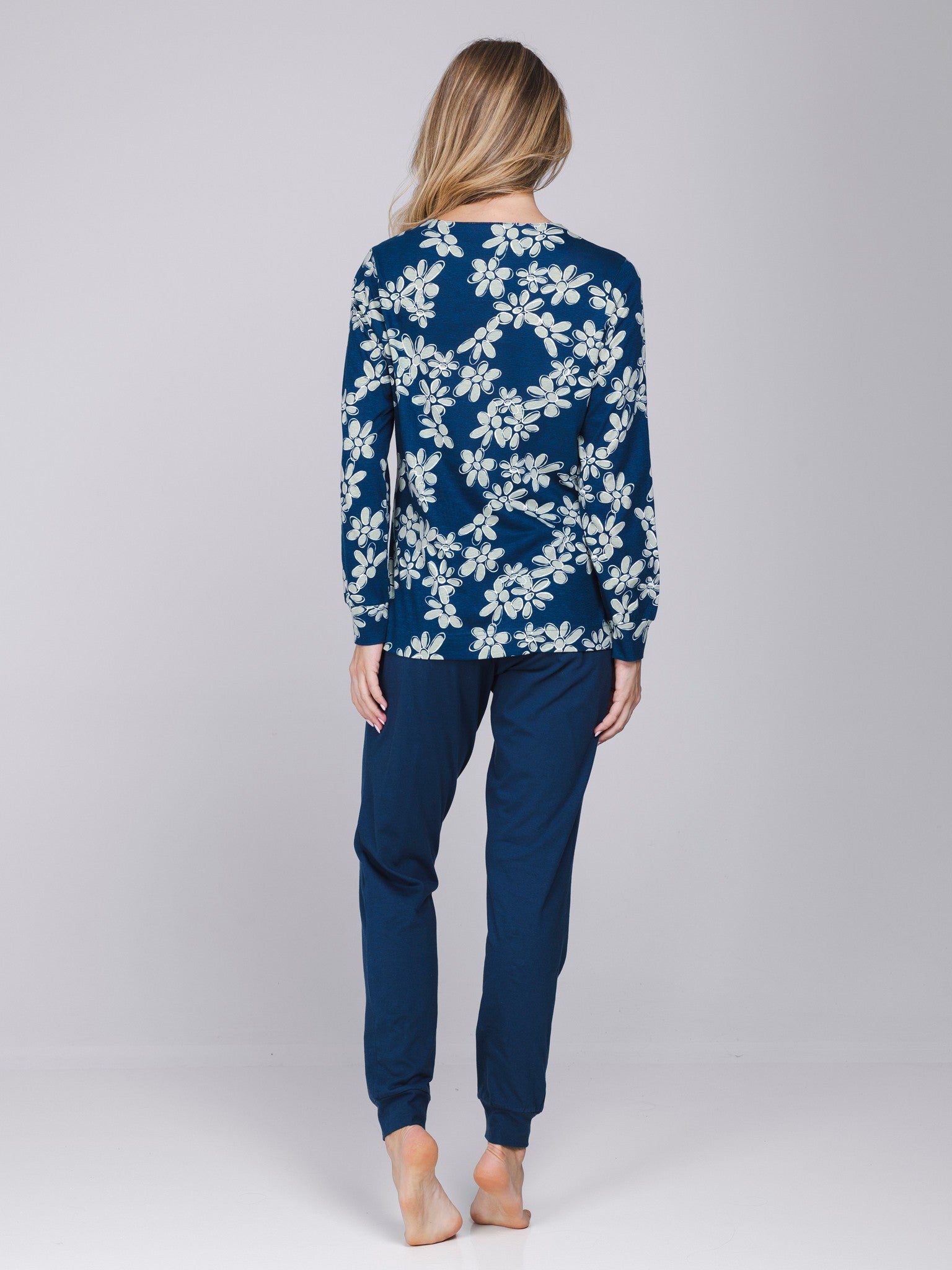 pastunette-nordic-bloom-pyjama-blau-blumen-biobaumwolle image 4