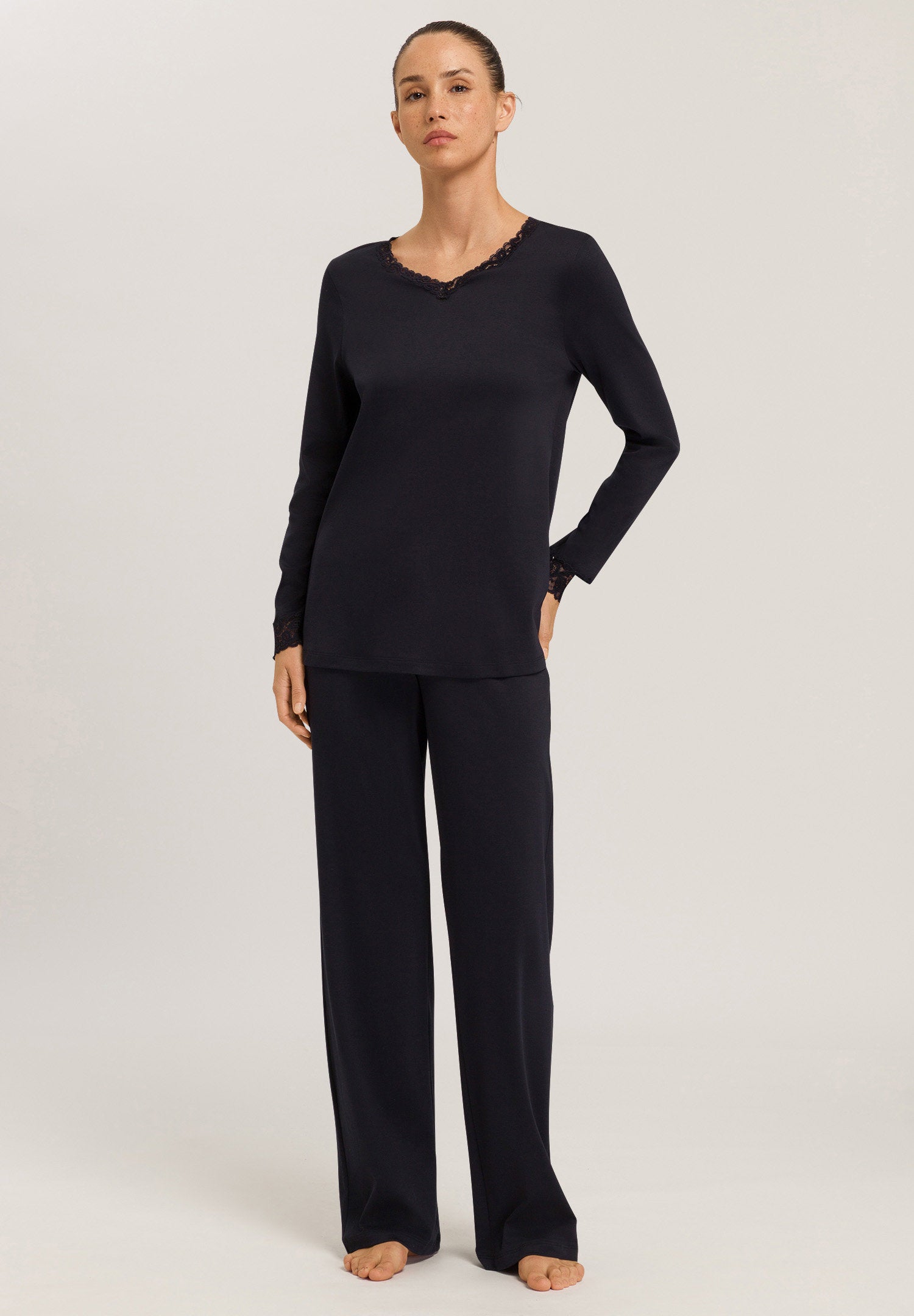 hanro-moments-pyjama-077041-schwarz-baumwolle-spitze image 2