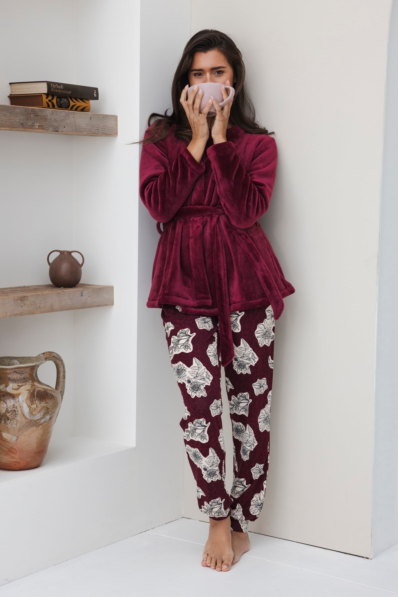 pastunette-premium-burgundy-dream-hausmantel-bordeaux-coral-fleece image 6