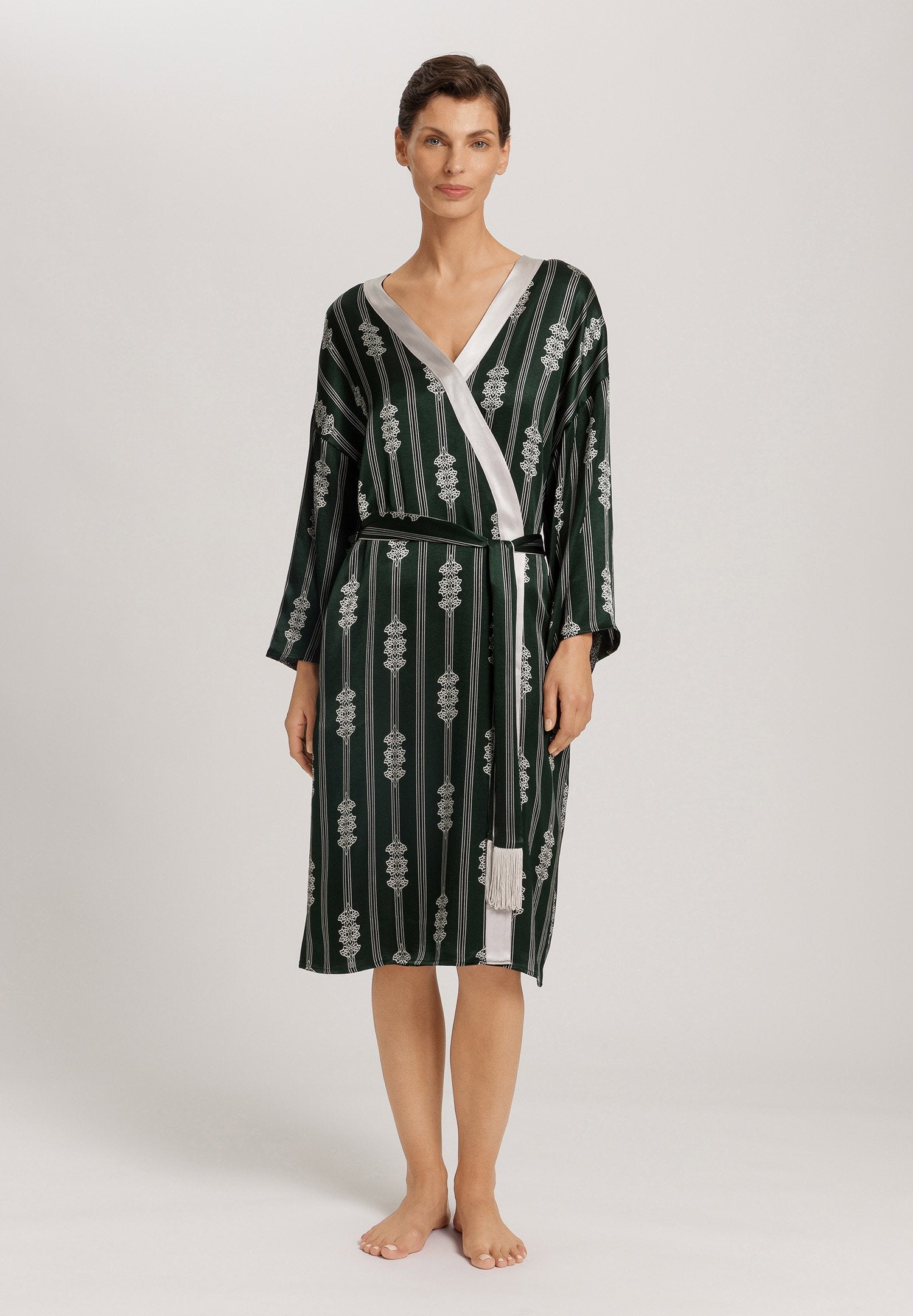 hanro-indra-robe-110cm-morgenmantel-arabesque-stripe-seide image 2