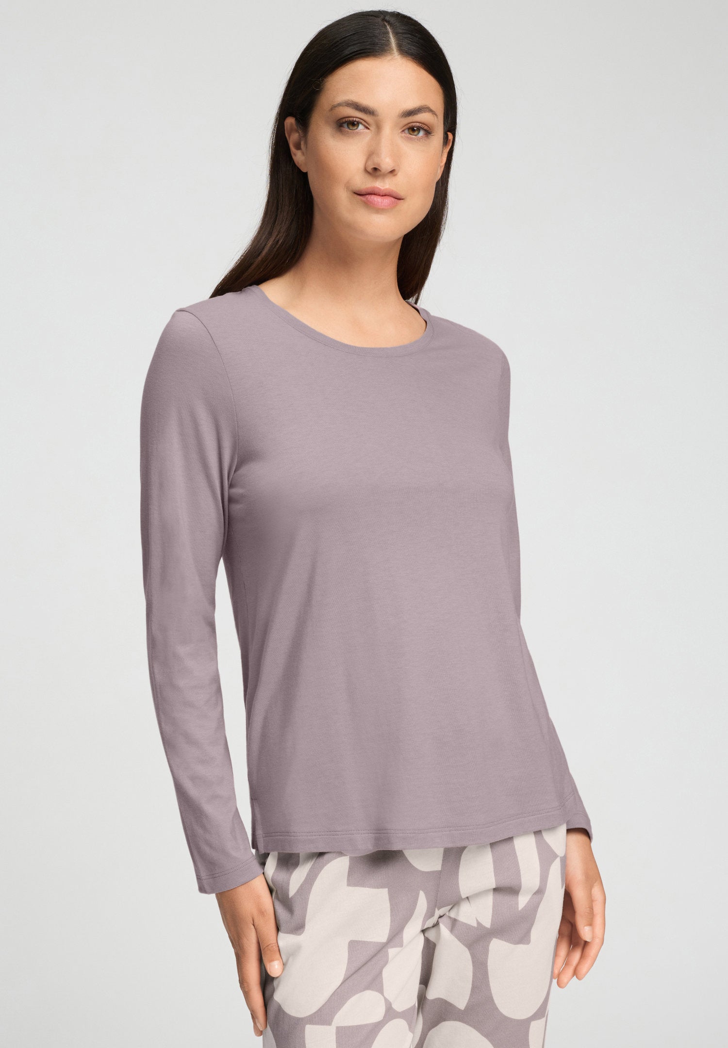 hanro-sleep-lounge-langarmshirt-stormy-rose-baumwolle-tencel-damen image 2