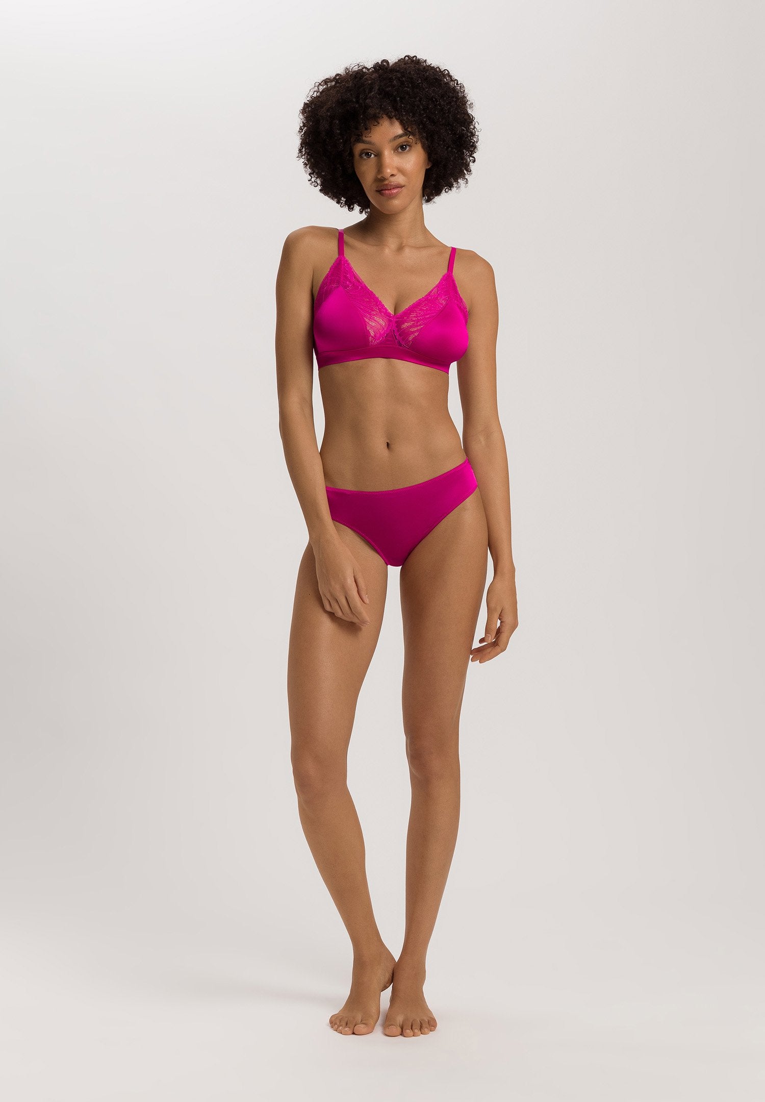 hanro-lilith-soft-cup-bh-very-berry-spitze-viskose image 5