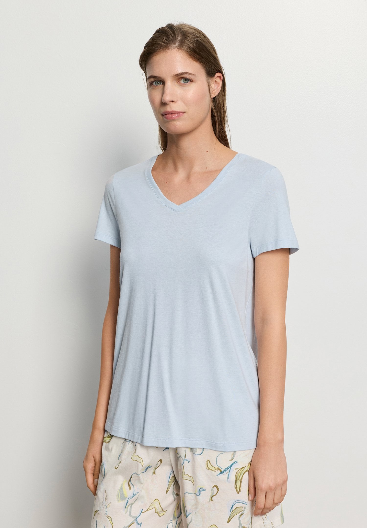 hanro-sleep-lounge-shirt-watery-blue-kurzarm-modal image 2