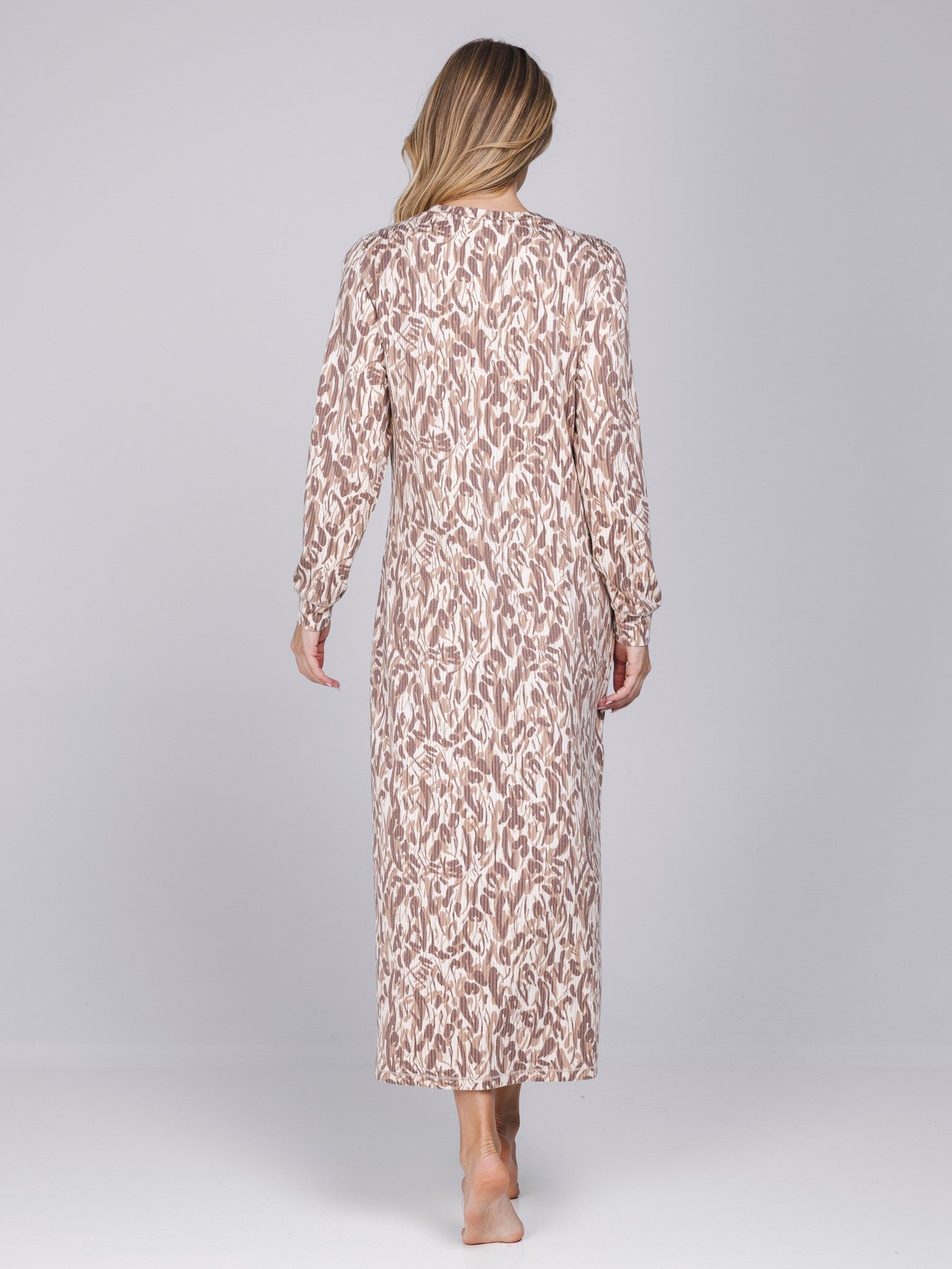 pastunette-mirage-nachthemd-beige-tierprint-langarm image 4