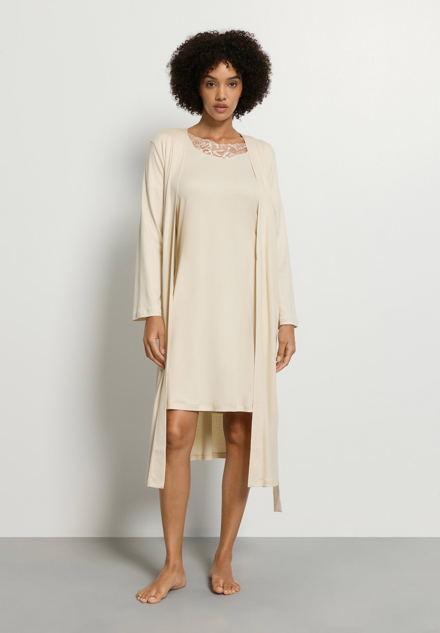 hanro-belen-nw-robe-115cm-morgenmantel-summer-sand image 5