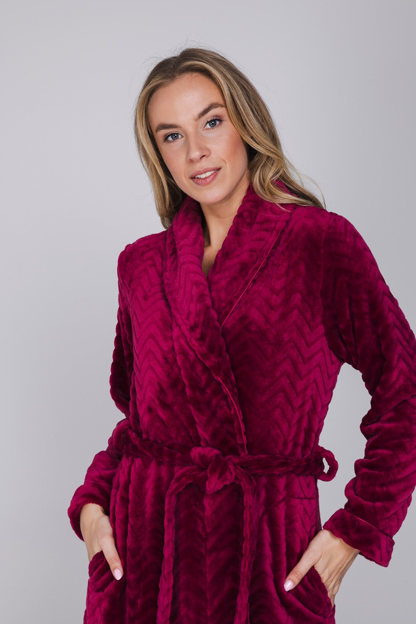 pastunette-rosewood-comfort-morgenmantel-rot-fleece-recycled image 5