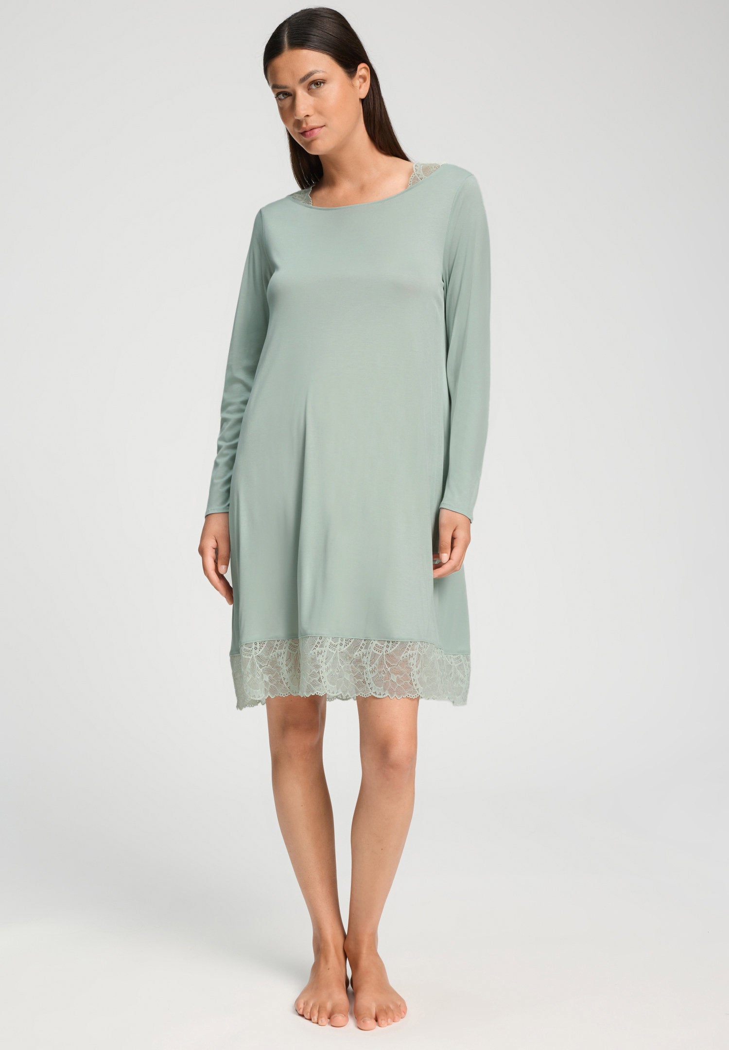hanro-azelia-nachthemd-langarm-mystic-breeze-spitze-100cm image 2