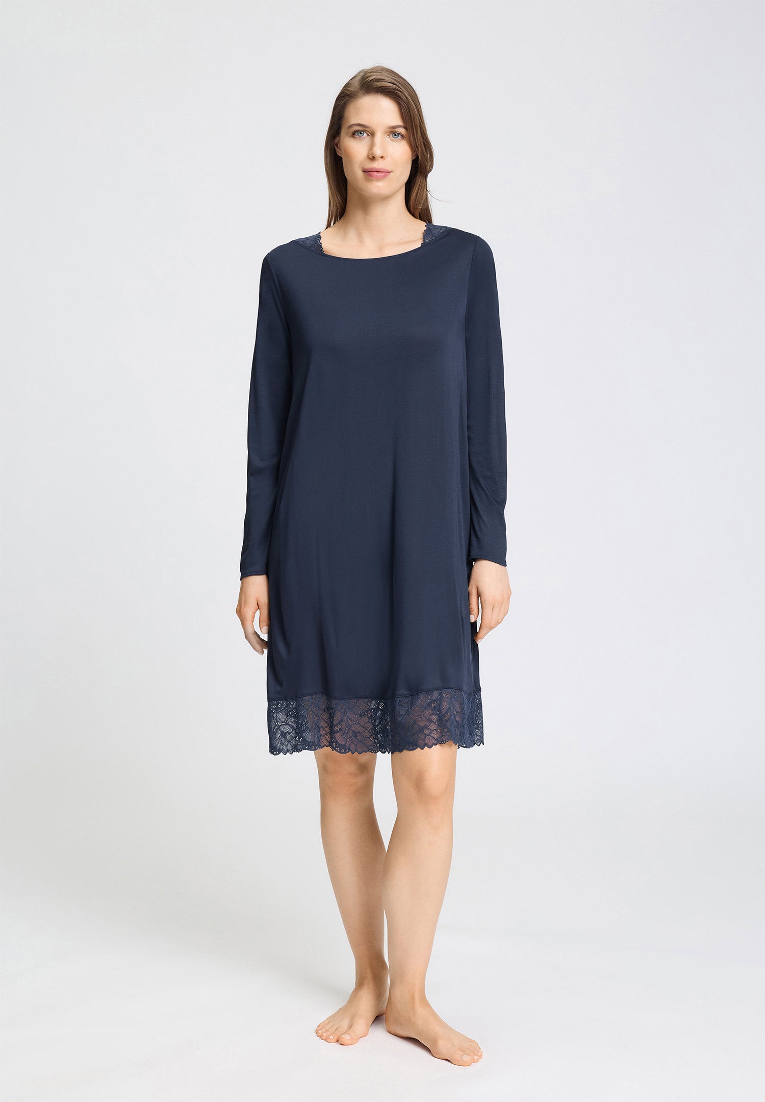 hanro-azelia-074703-nachthemd-deep-navy-langarm-tencel image 3