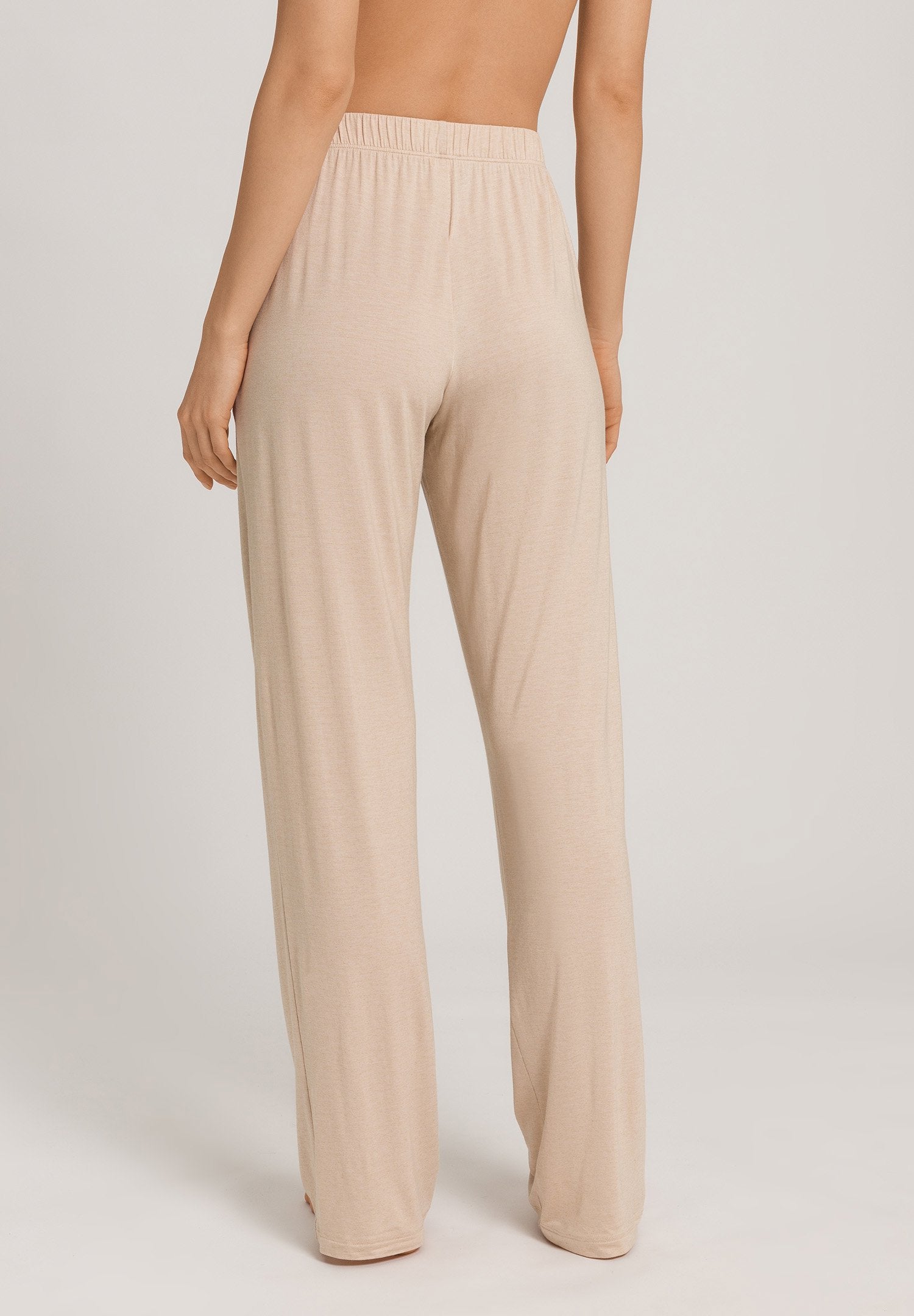 hanro-natural-wear-hose-coffee-quartz-kaschmir-modal image 4