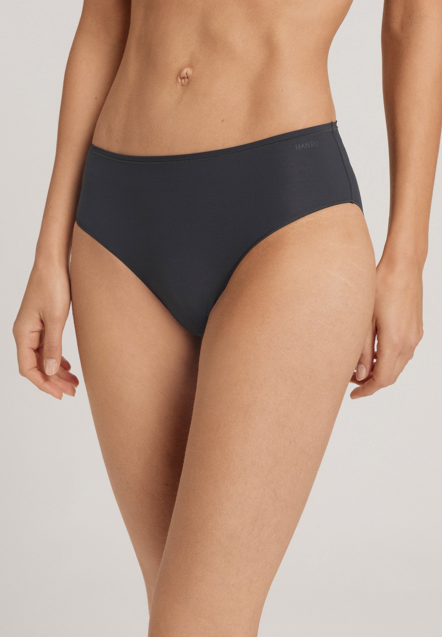 hanro-allure-midi-briefs-slip-obsidian-microfaser image 2