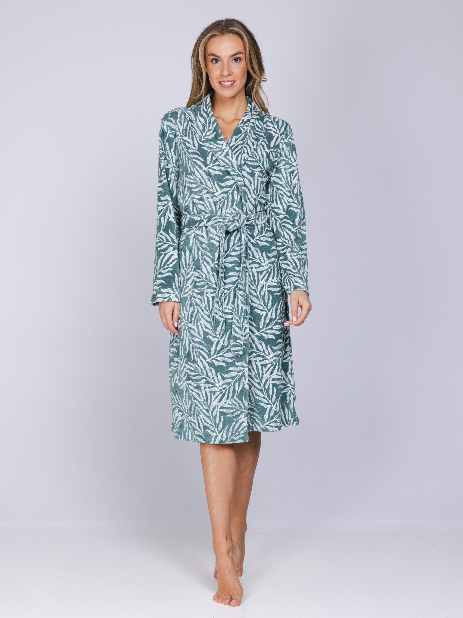 pastunette-nordic-leaf-bademantel-gr-n-jacquard-110-cm image 3