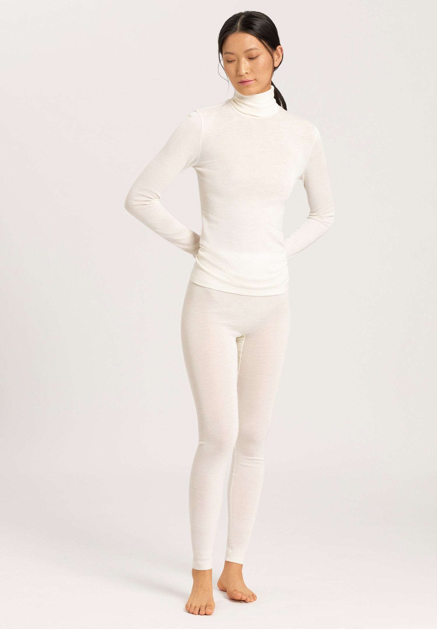 hanro-woolen-silk-071422-leggings-damen-cygne-wolle-seide image 5