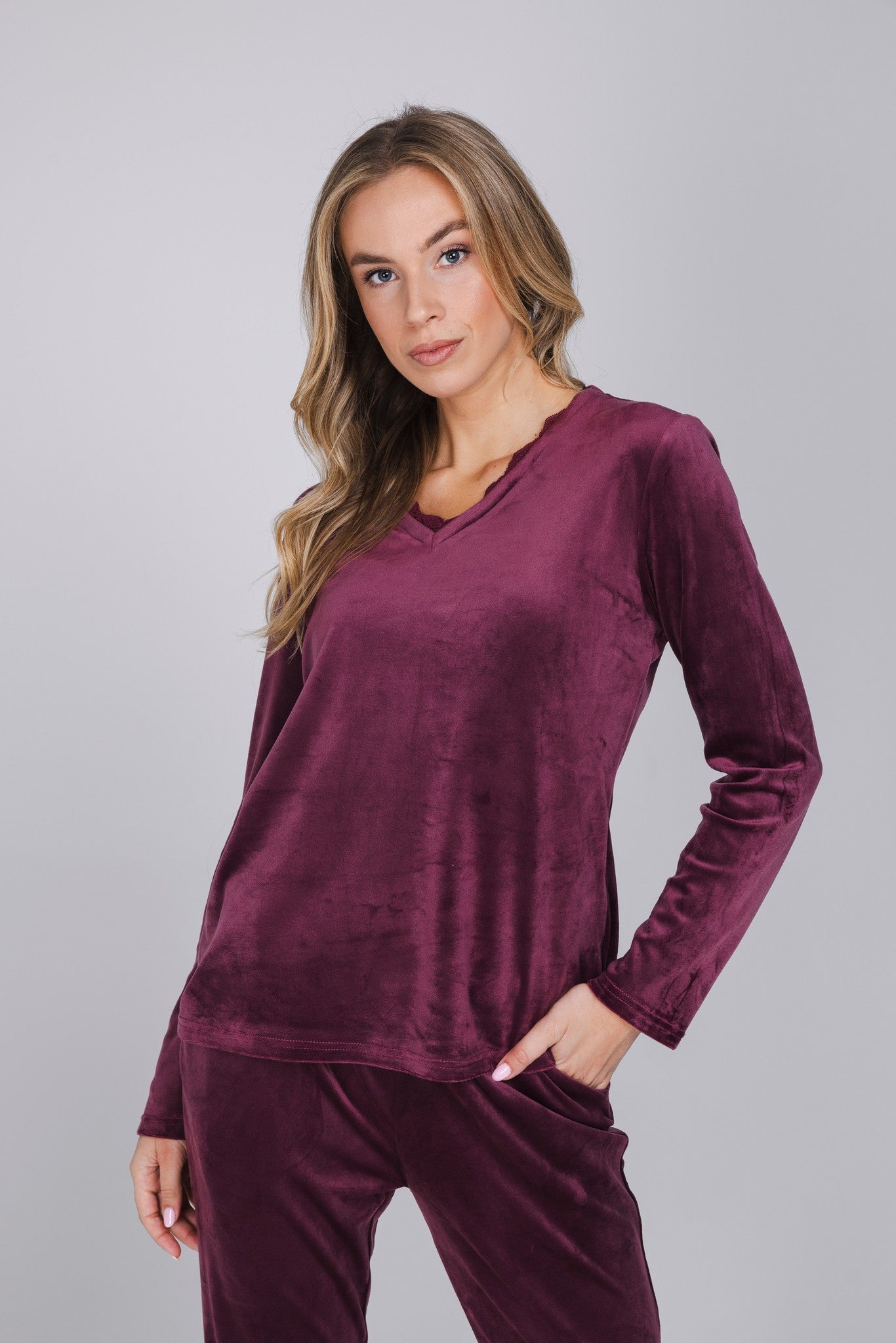 pastunette-premium-satin-wild-pyjama-bordeaux-velours-langarm image 4