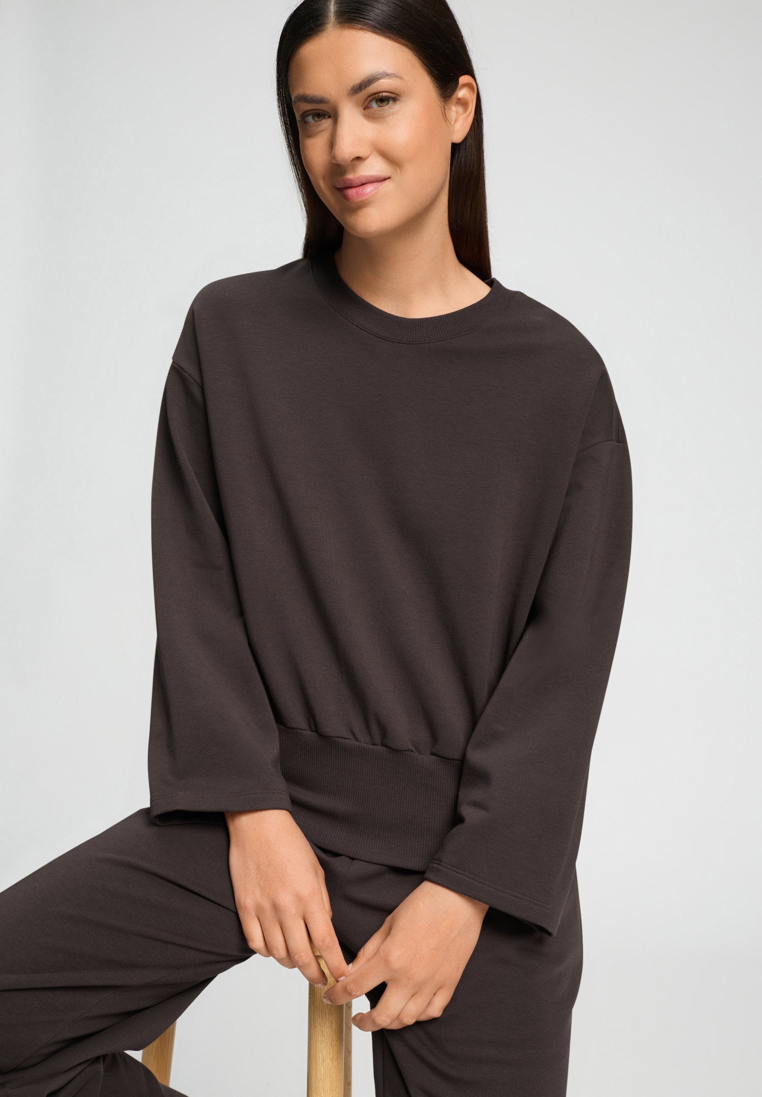 hanro-natural-living-sweatshirt-078934-dark-mocha-baumwolle image 7