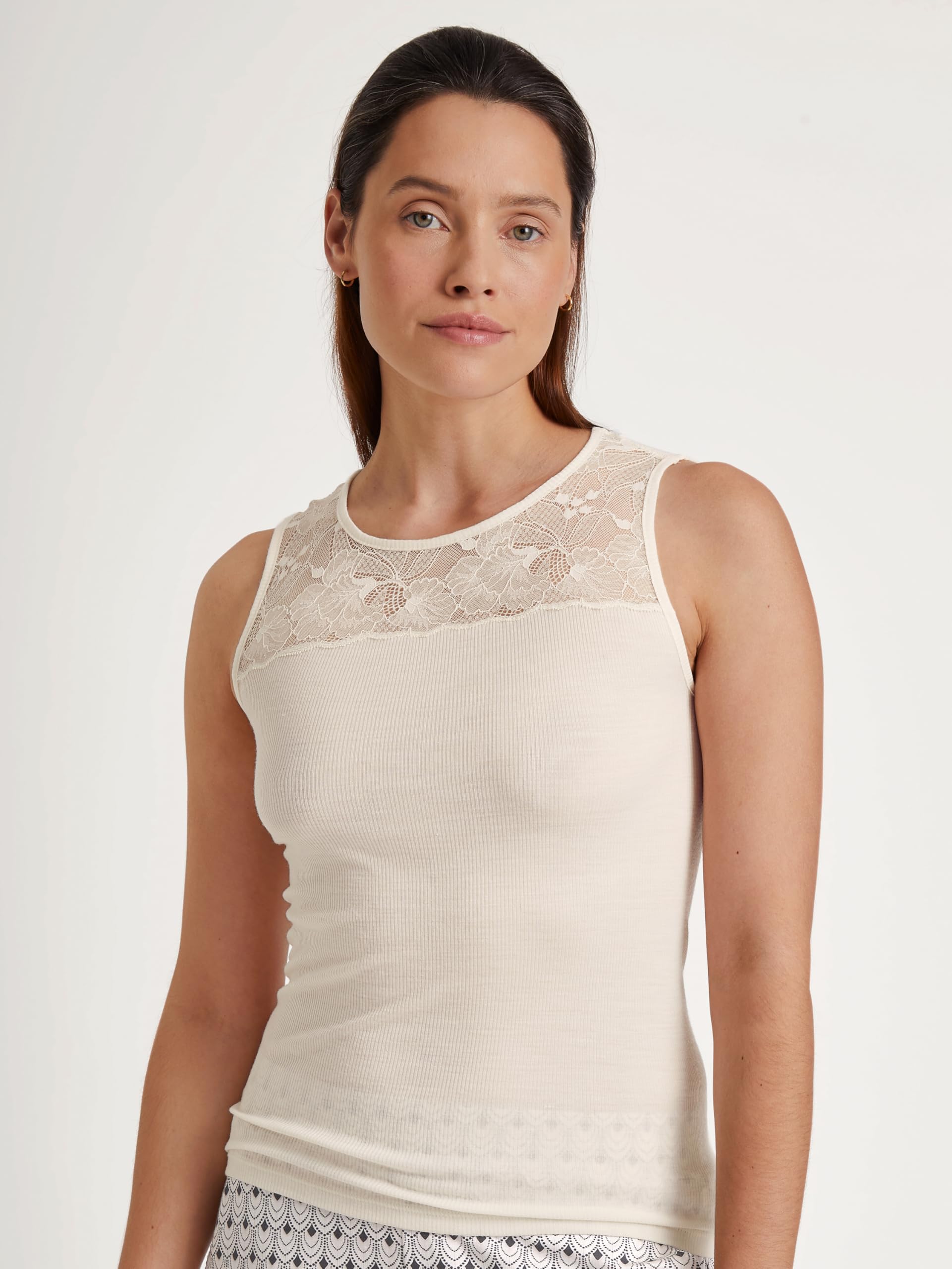 calida-silky-wool-glam-top-rmellos-charm-cream-48-50 image 2