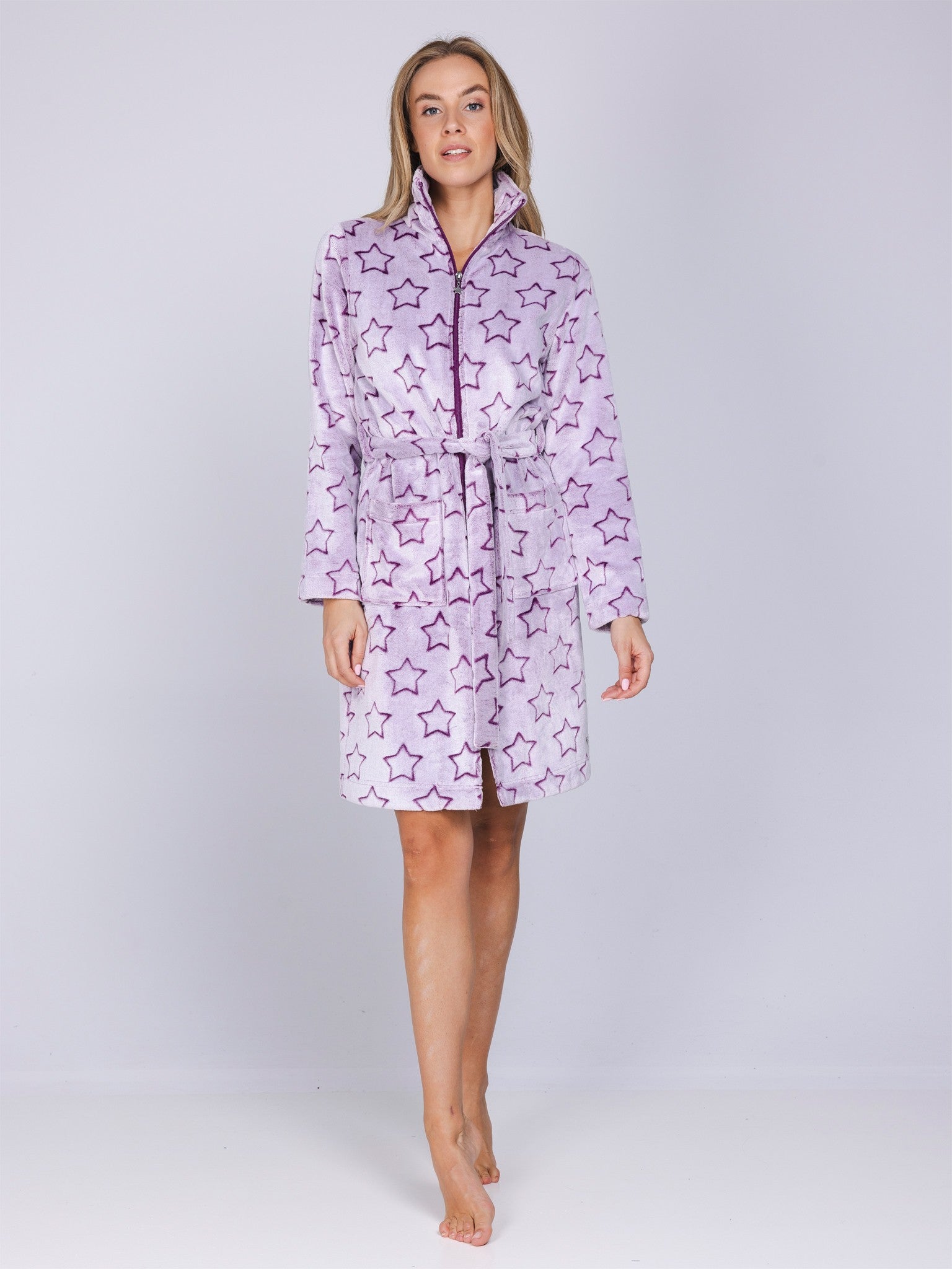 pastunette-myrebelle-starlight-magic-morgenmantel-lila-sterne-fleece image 2